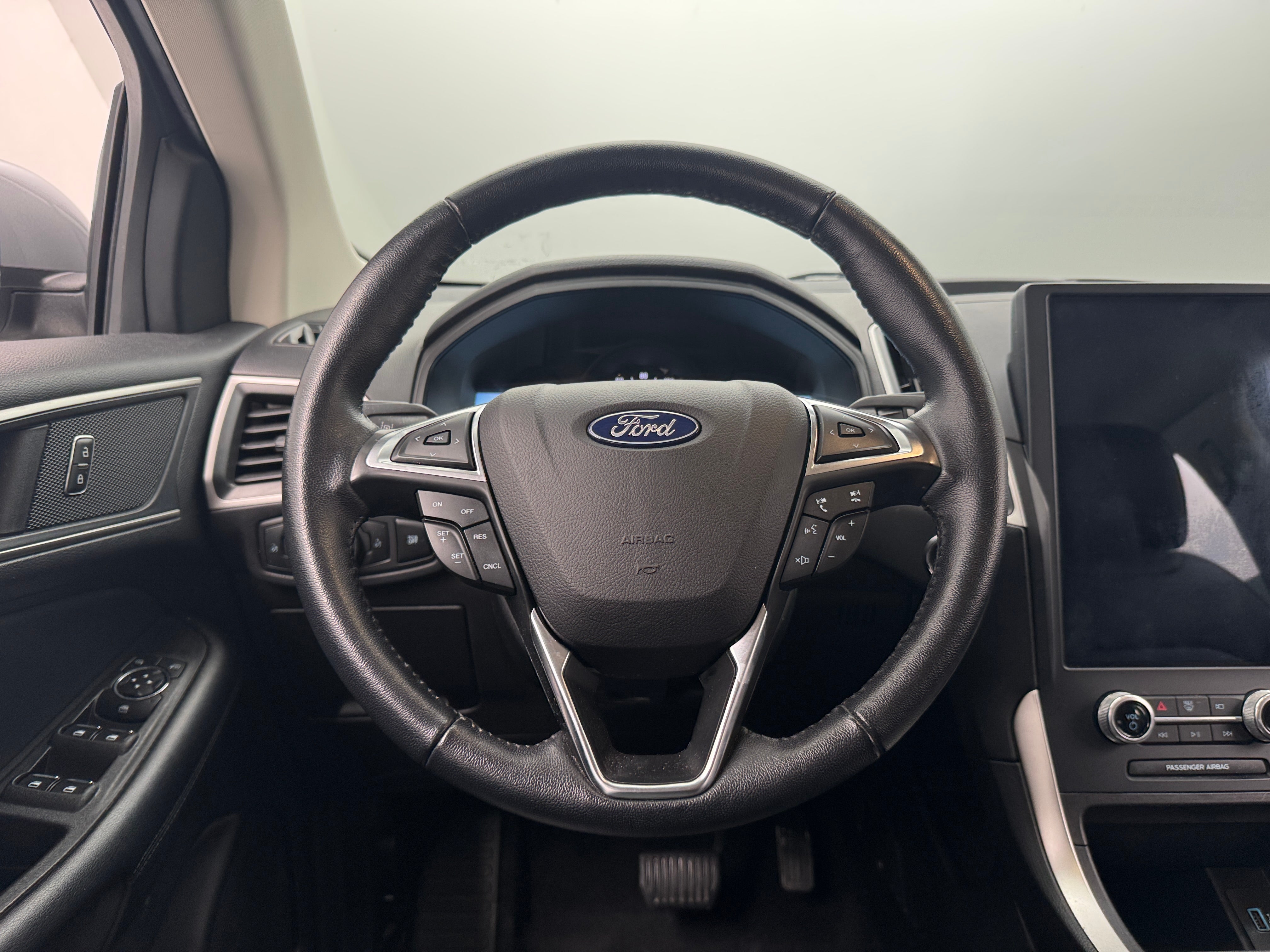 2023 Ford Edge SEL 5