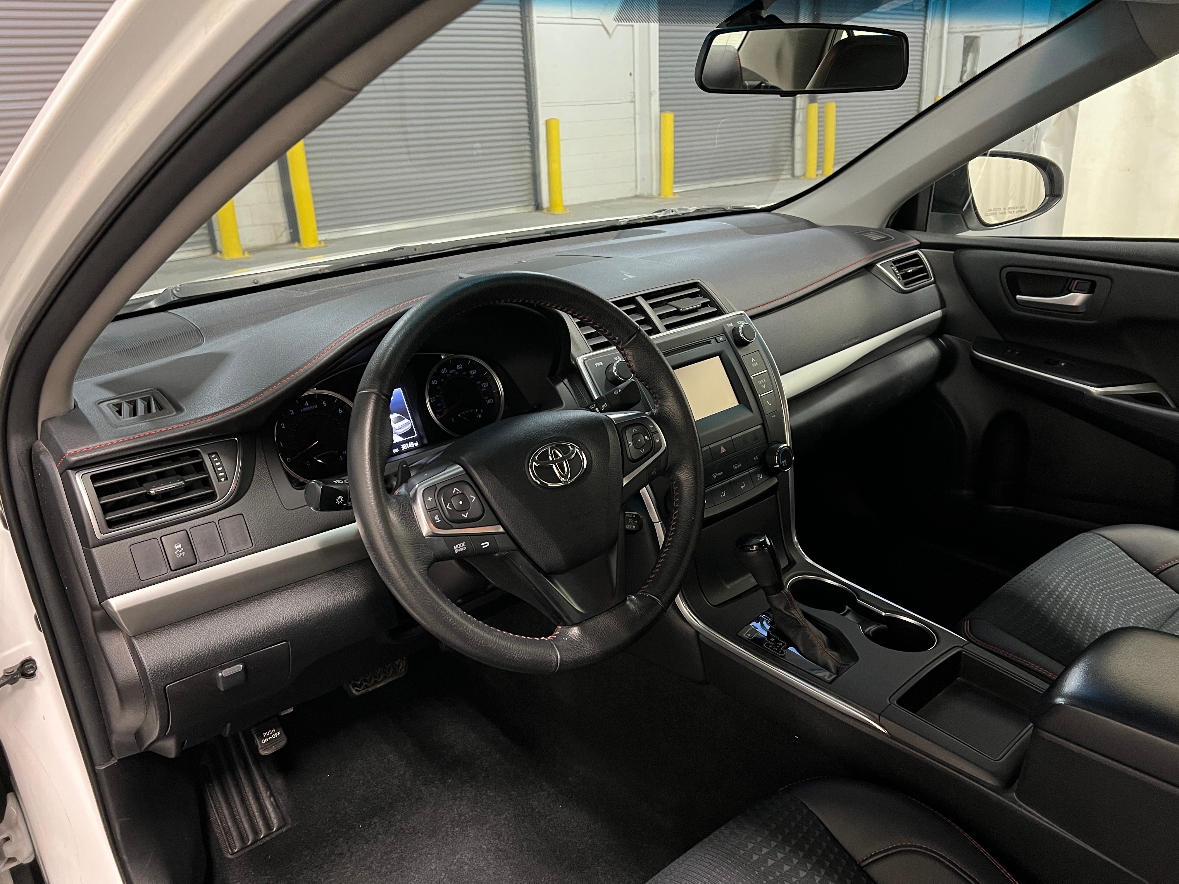 2015 Toyota Camry SE 2