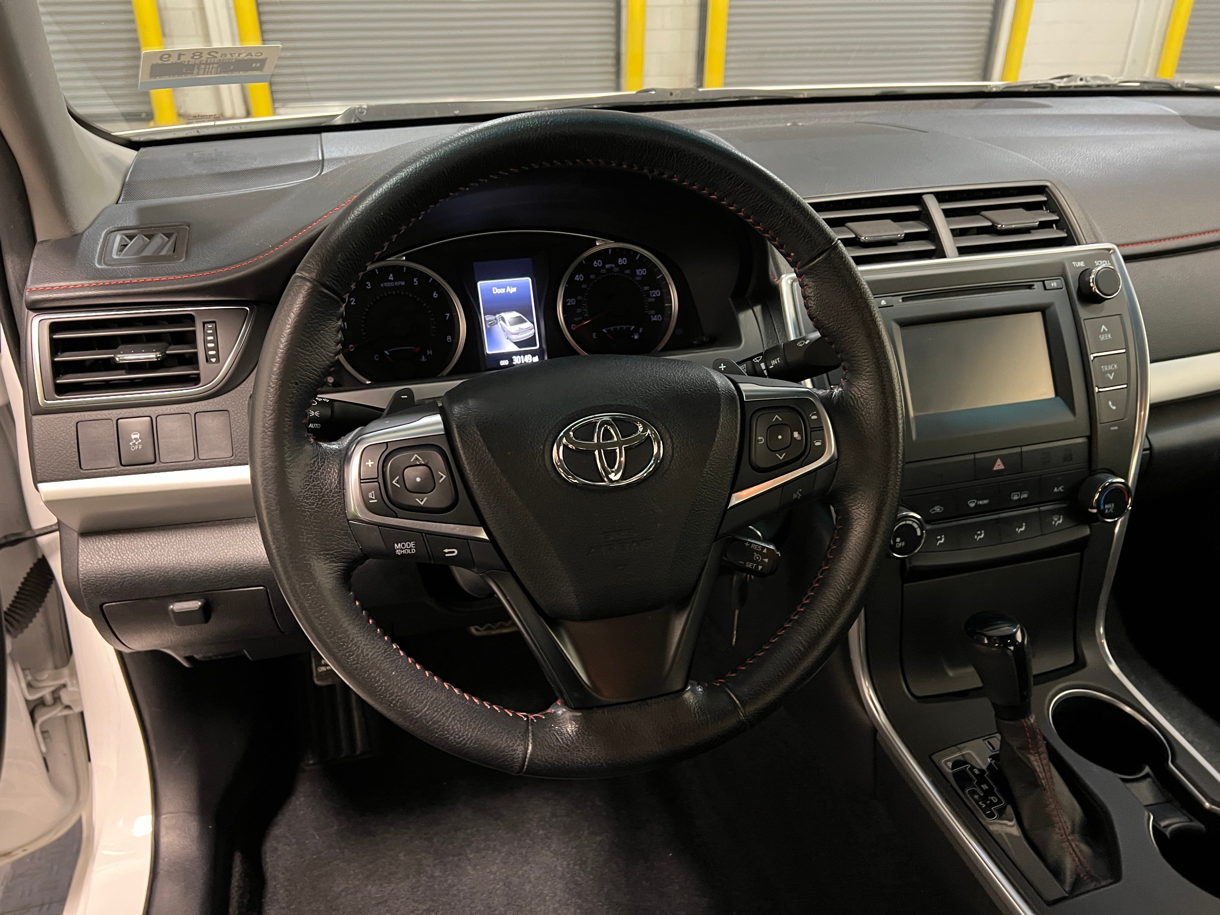 2015 Toyota Camry SE 4