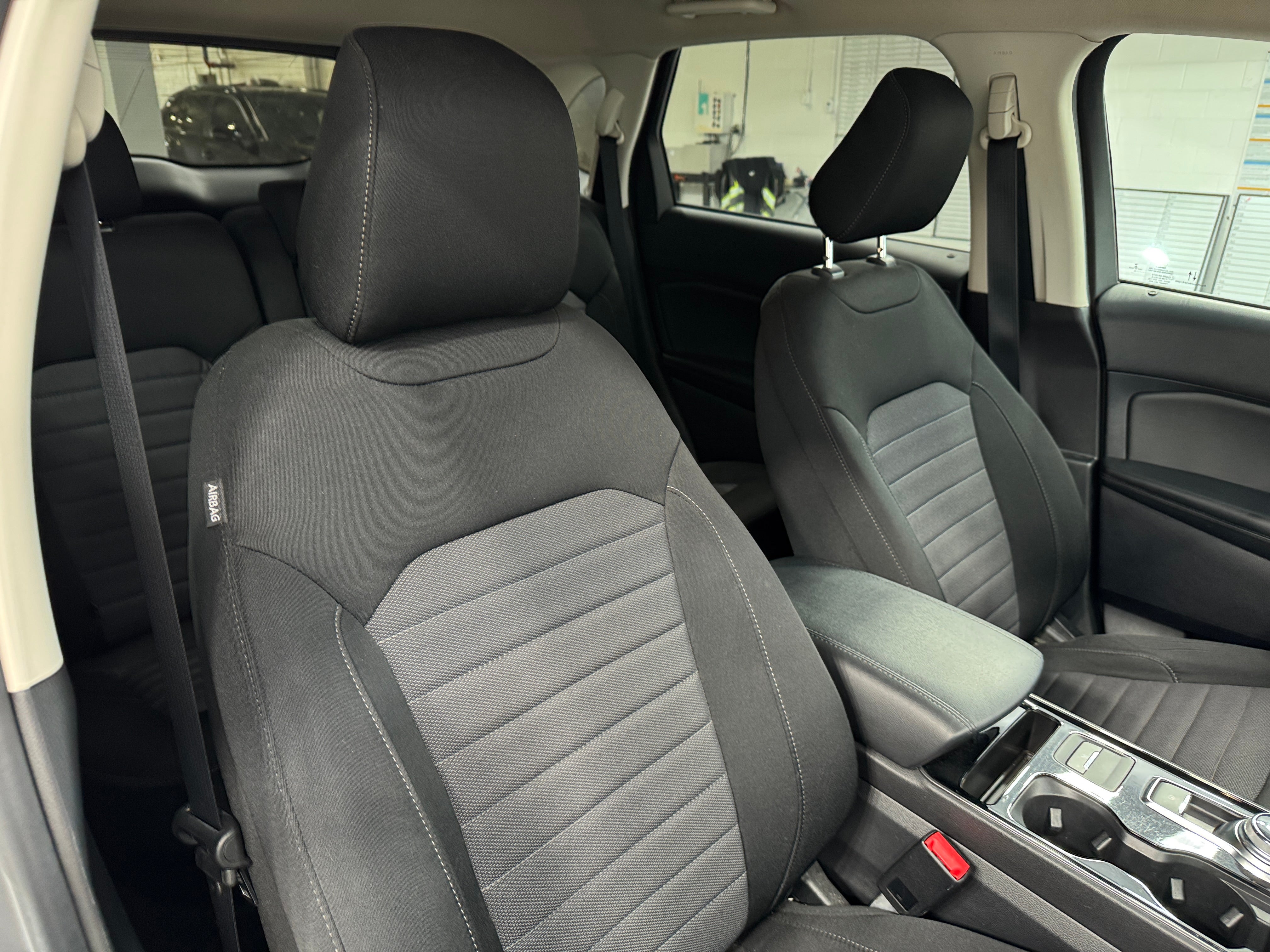 2020 Ford Edge SE 2