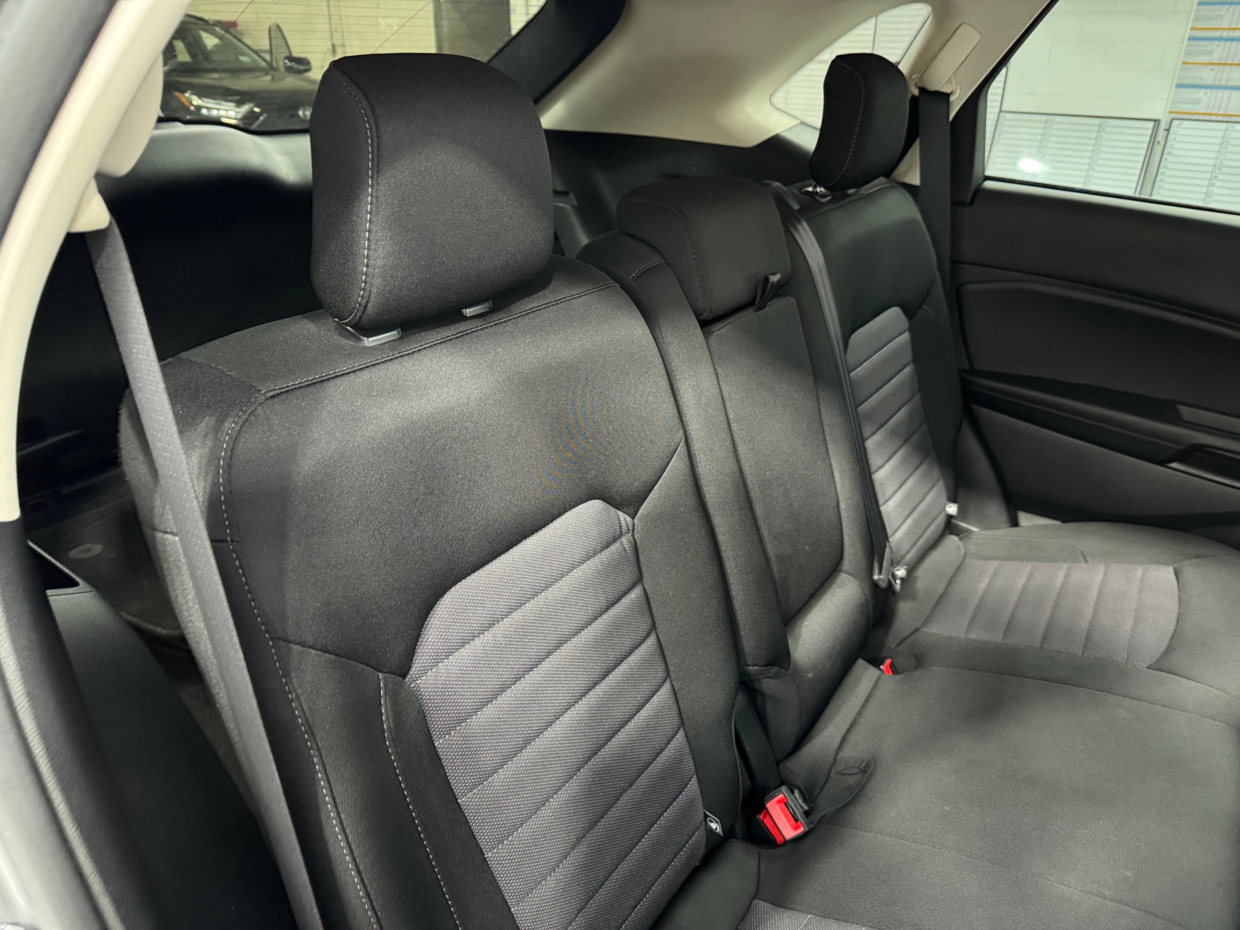 2020 Ford Edge SE 6
