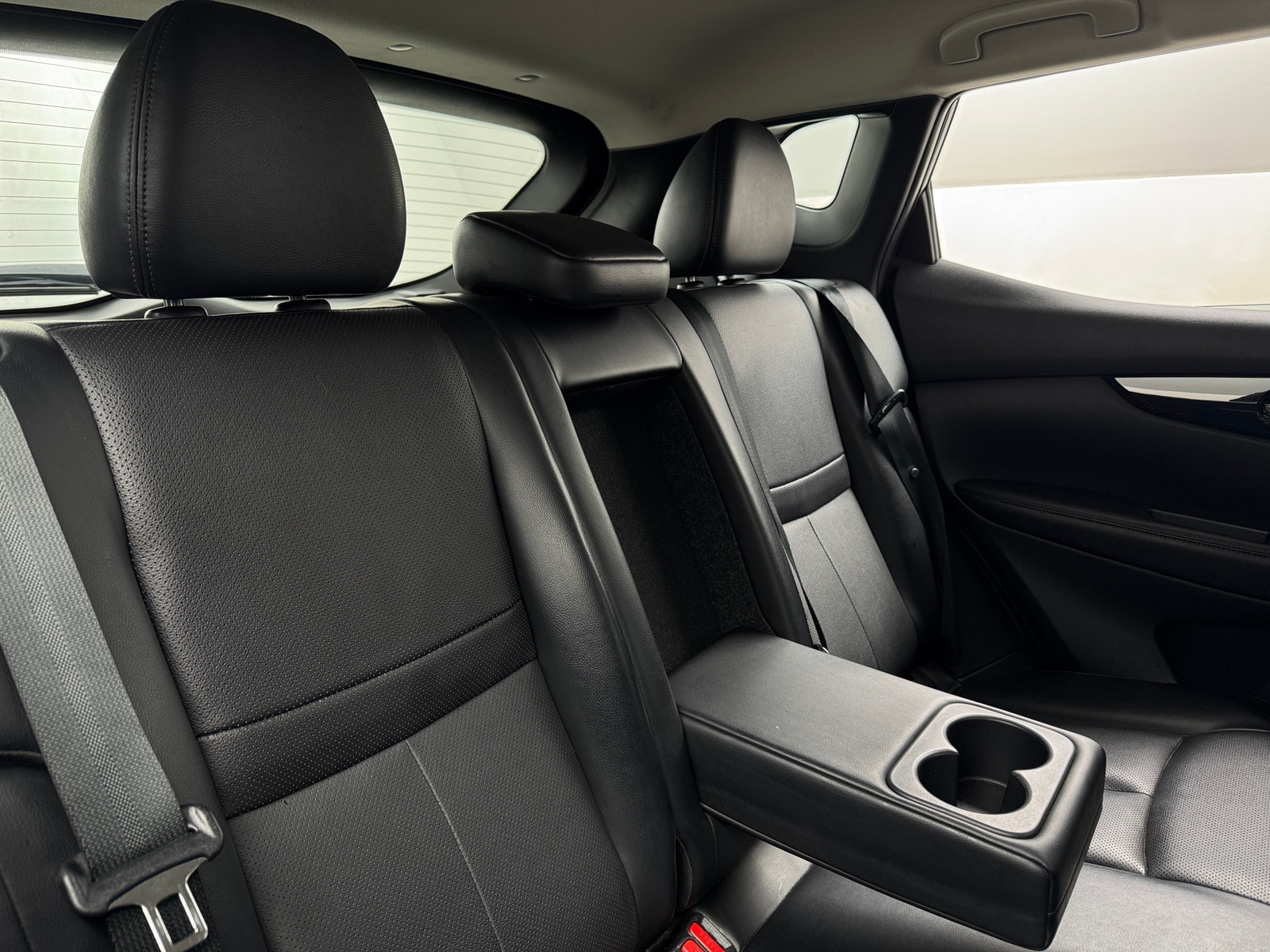 Thumbnail: 2022 Nissan Rogue Sport - 5