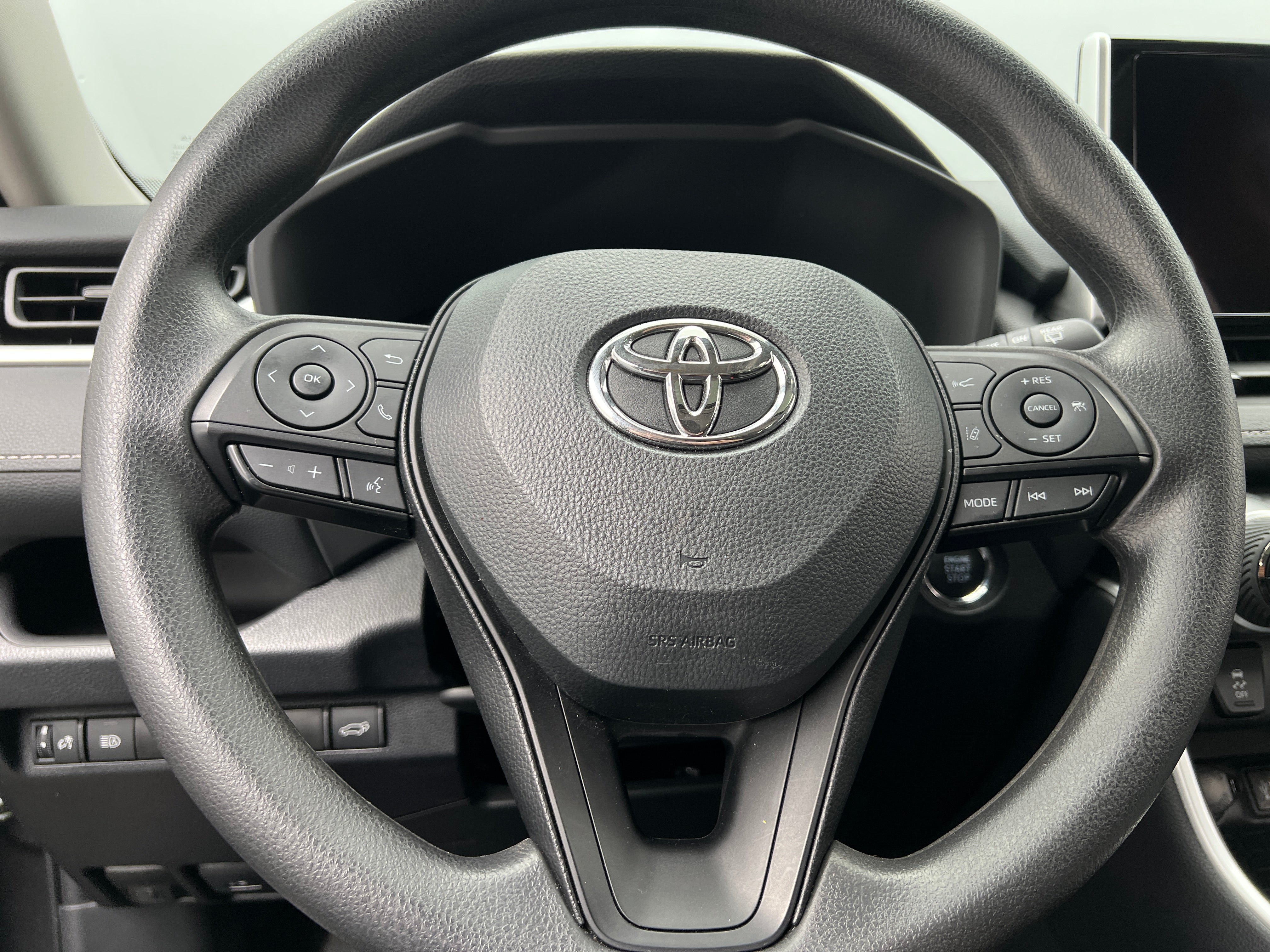 2024 Toyota RAV4 XLE 5