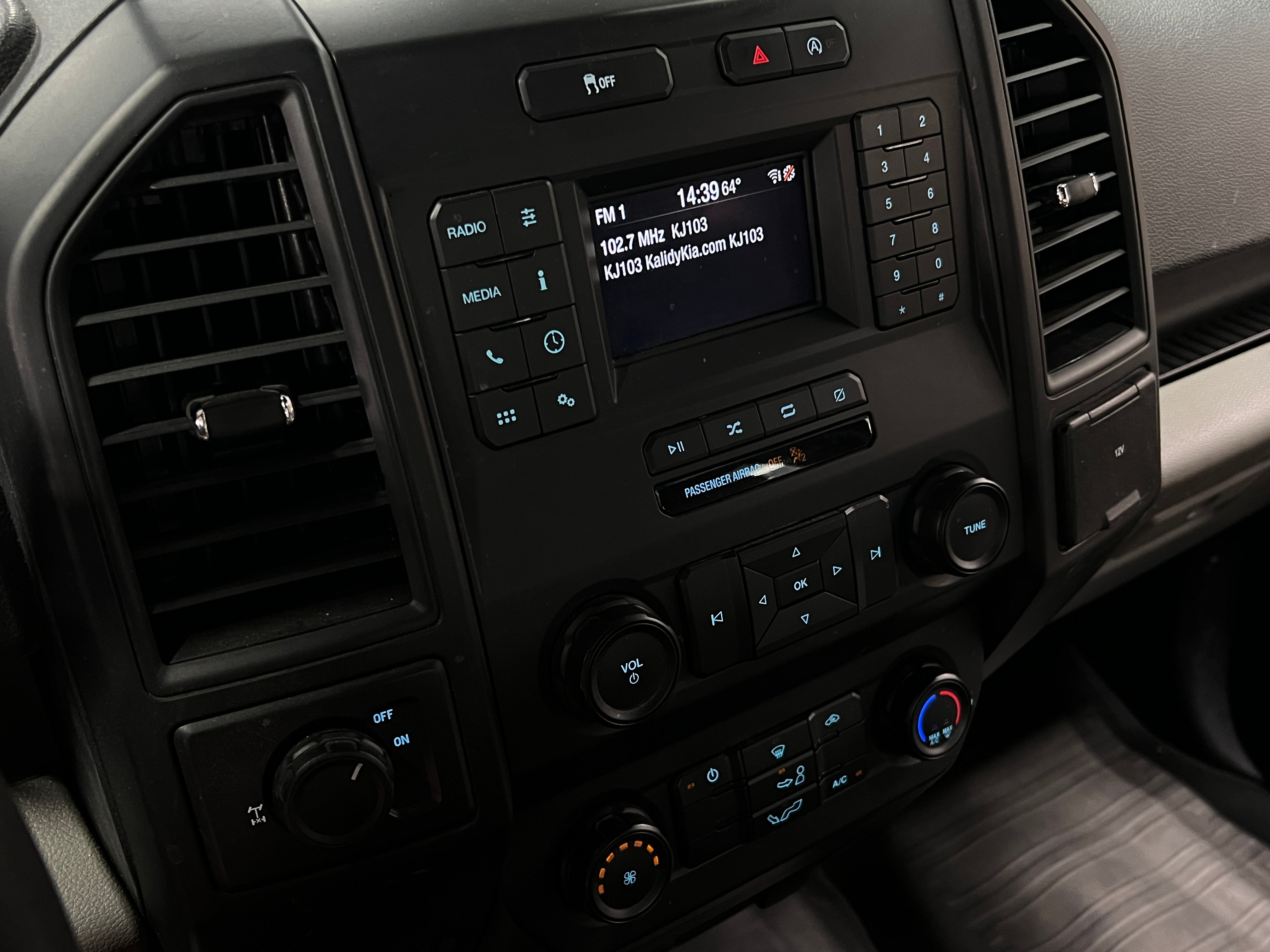 2019 Ford Econoline E-150 4