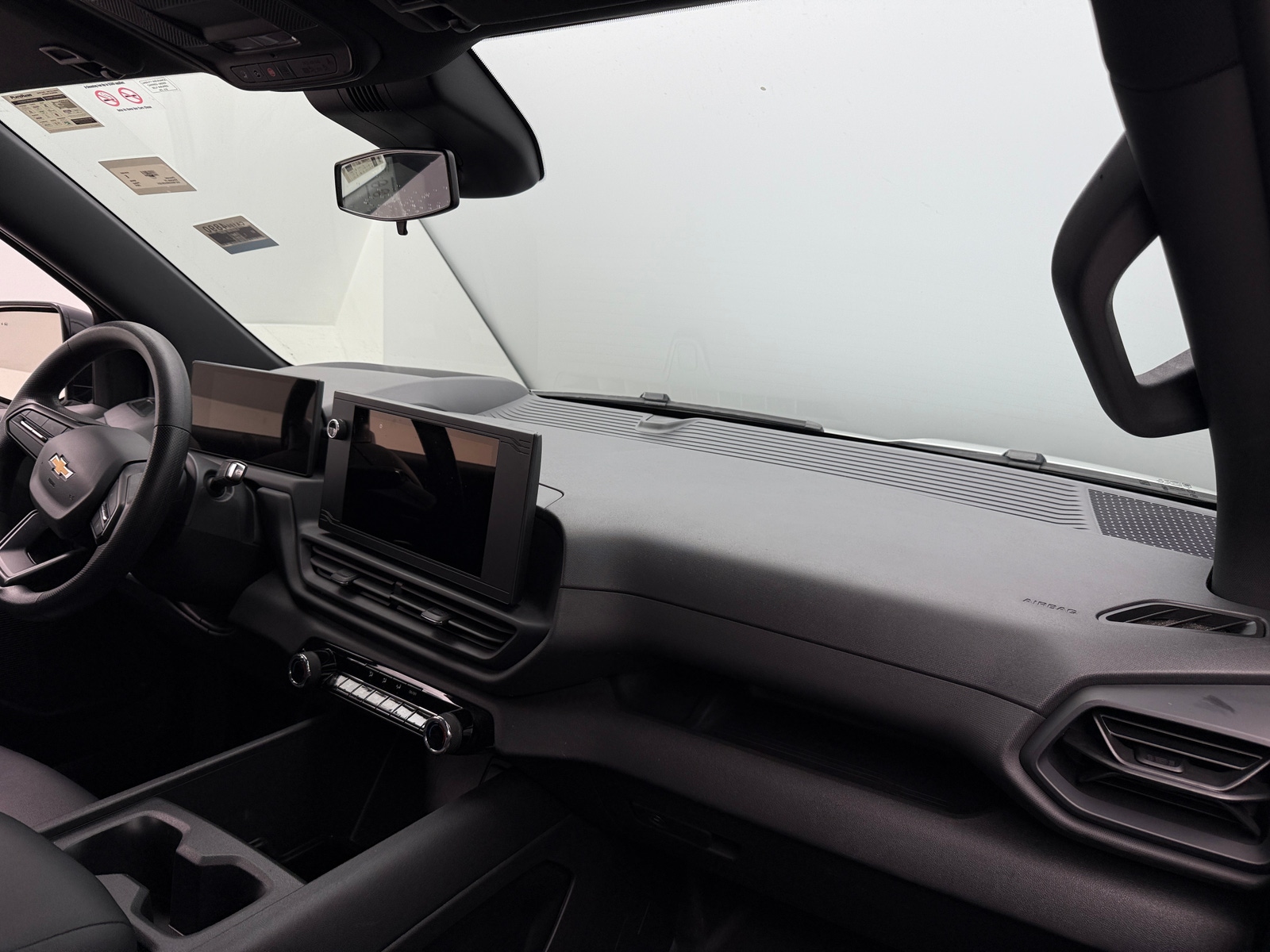 Thumbnail: 2024 Chevrolet Silverado EV - 3