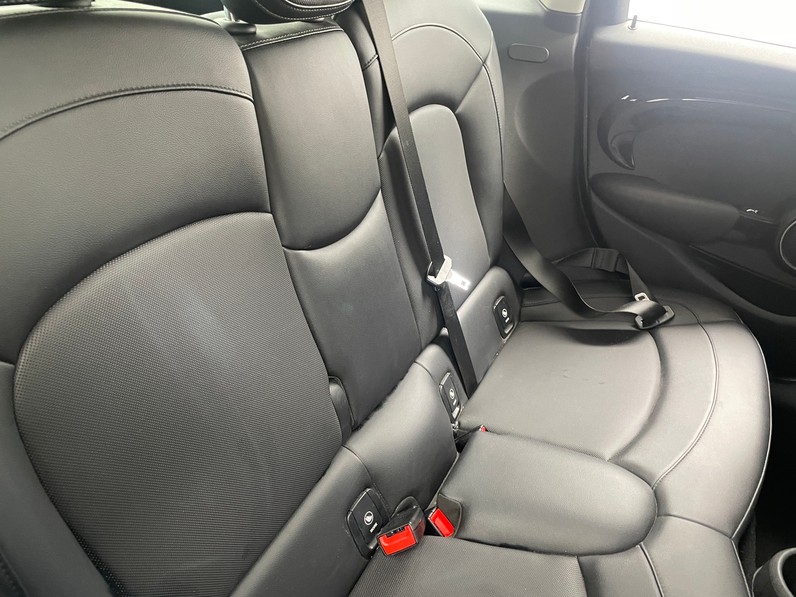 Thumbnail: 2015 MINI Cooper Hardtop - 5