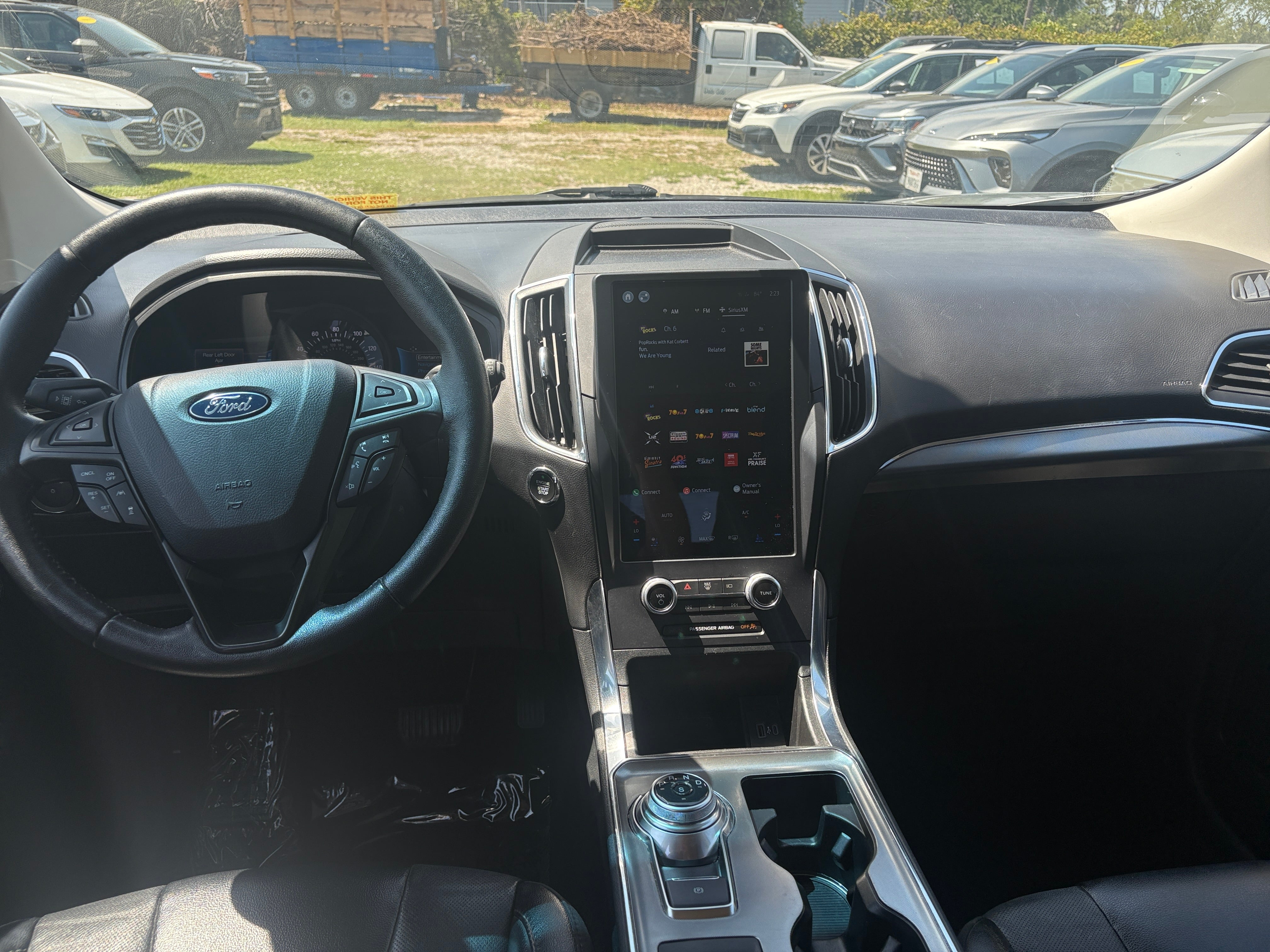 2022 Ford Edge Titanium 3
