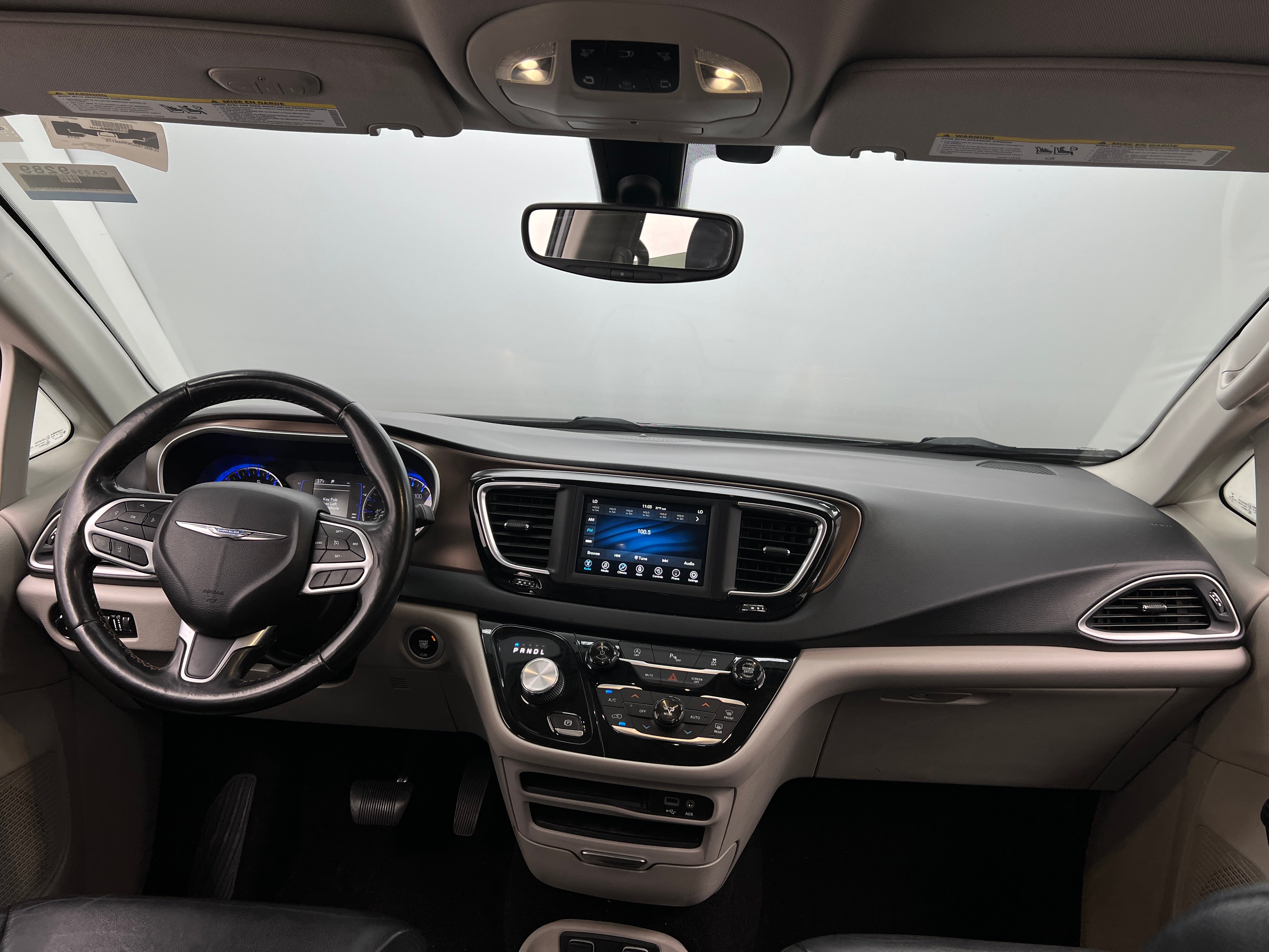 2019 Chrysler Pacifica Touring L 2