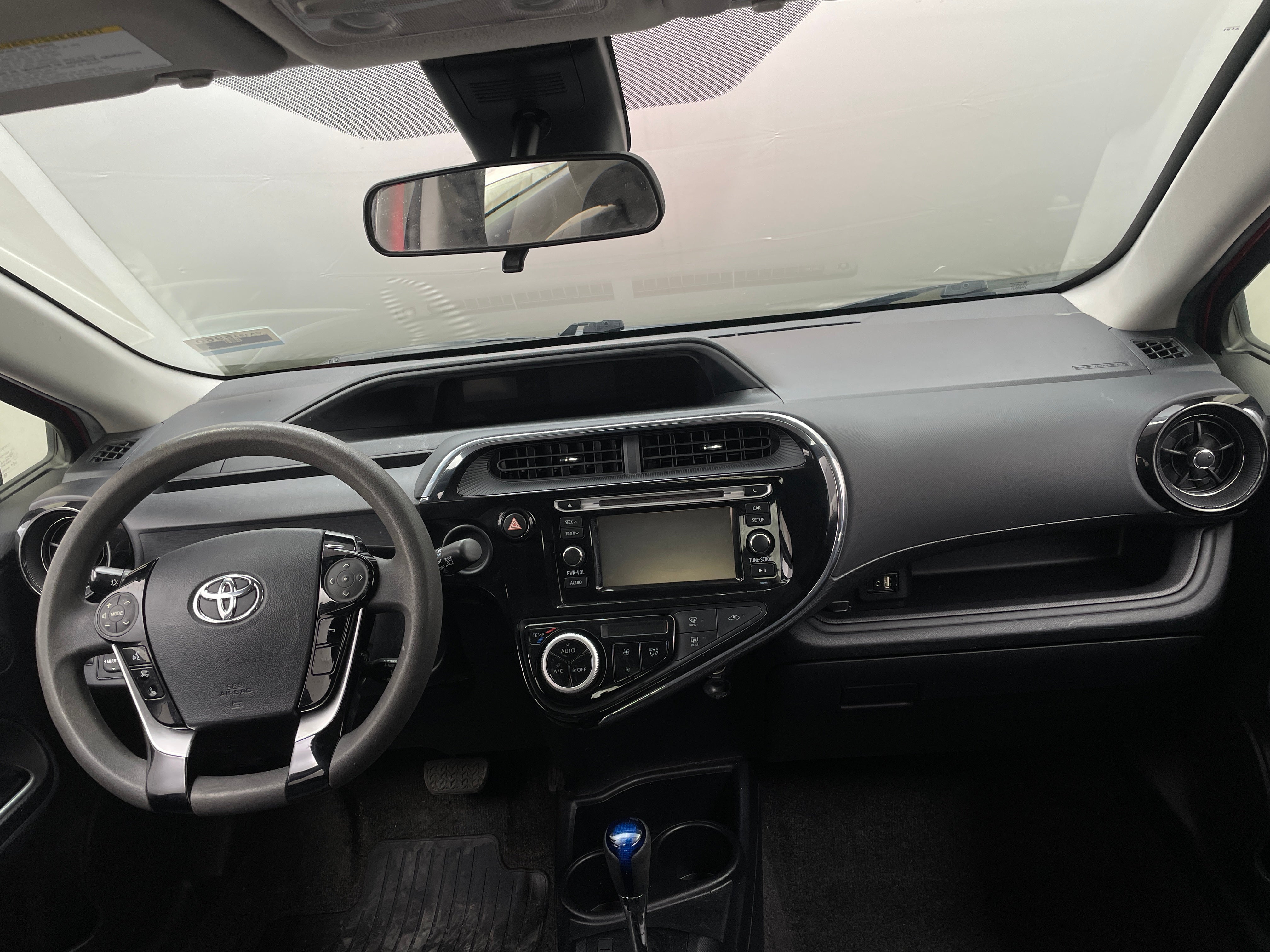 2018 Toyota Prius c Two 3