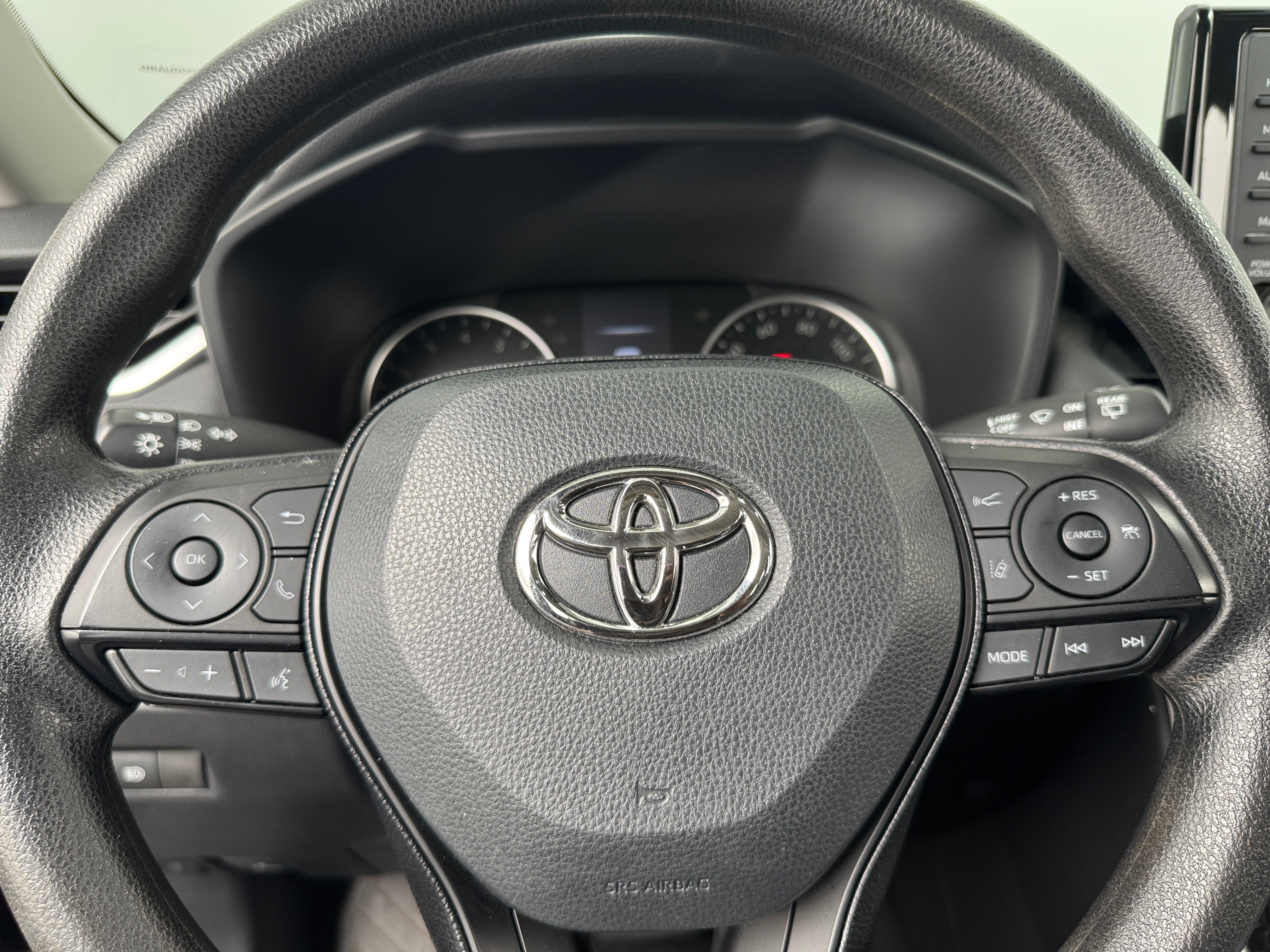 2021 Toyota RAV4 LE 5