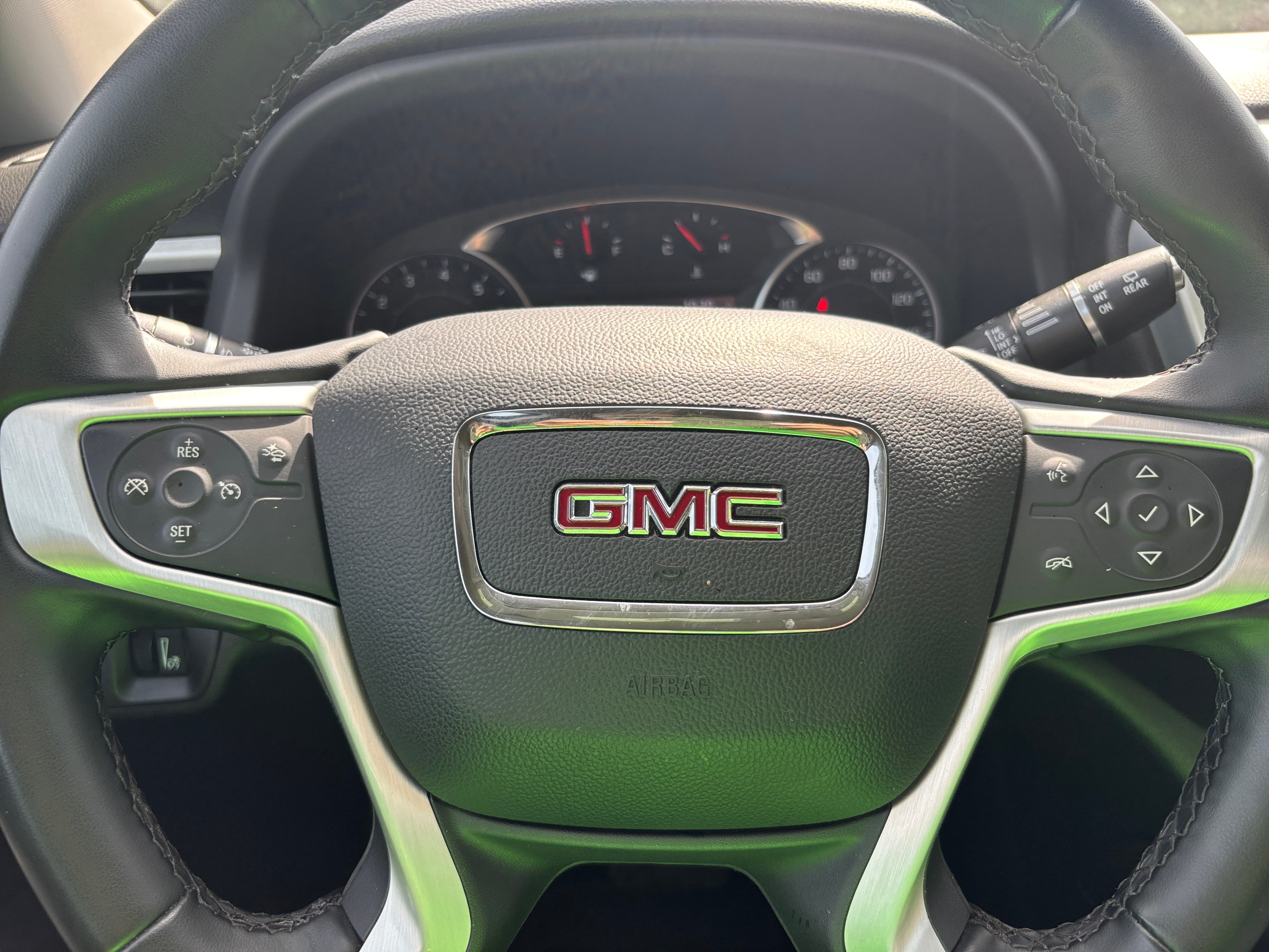 2023 GMC Acadia SLT 4