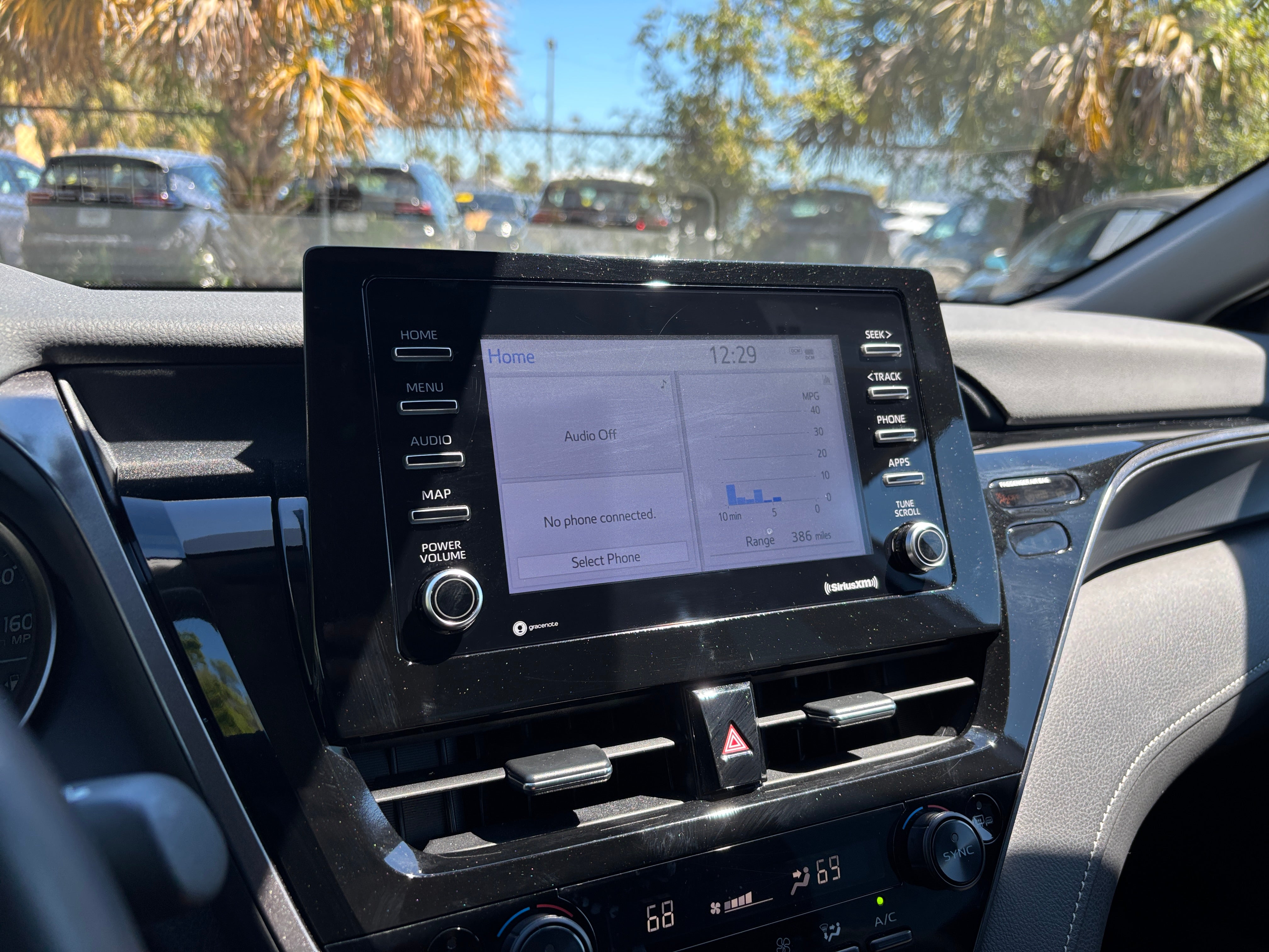 2024 Toyota Camry SE 4