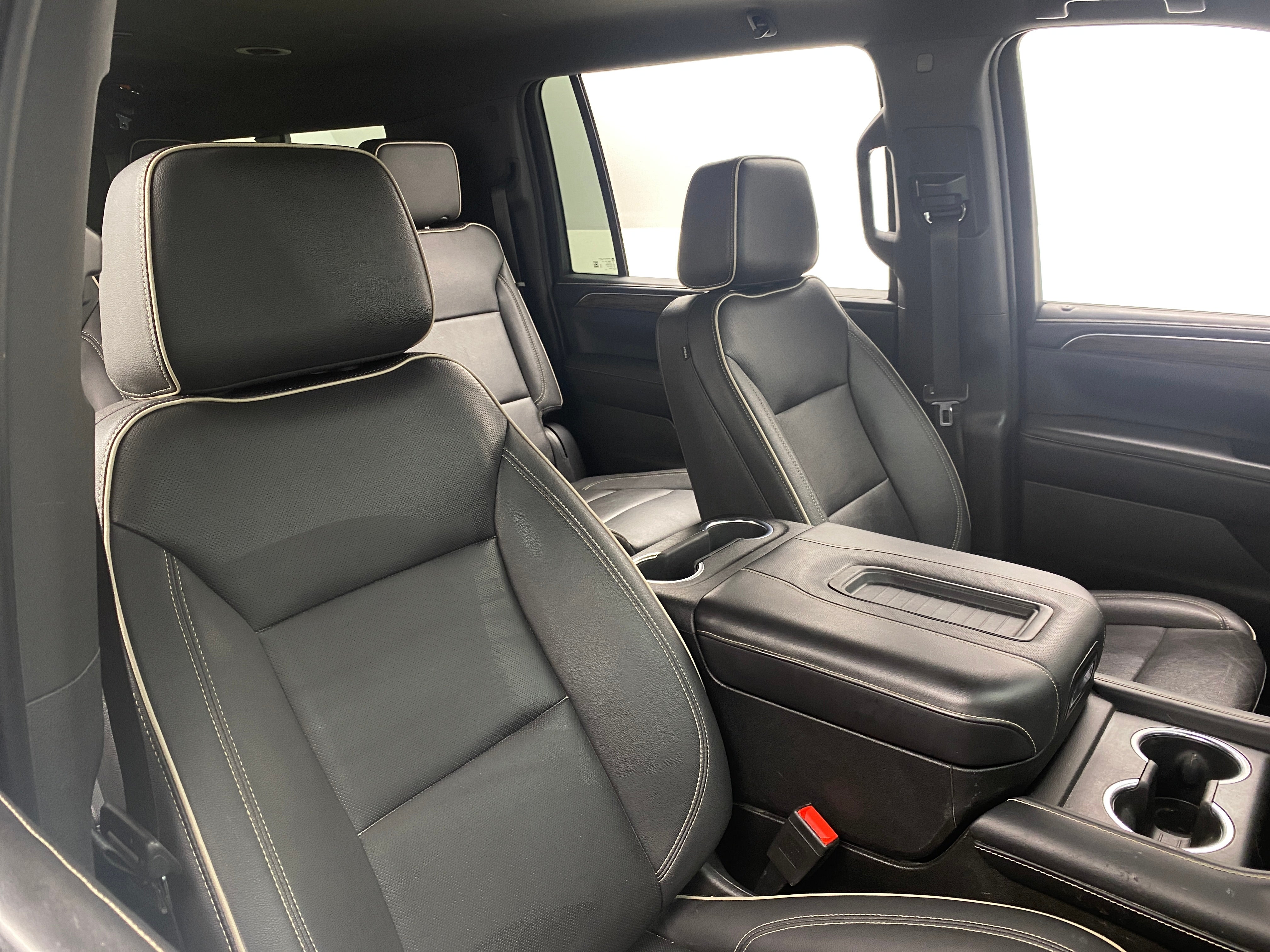 2023 Chevrolet Suburban Premier 2