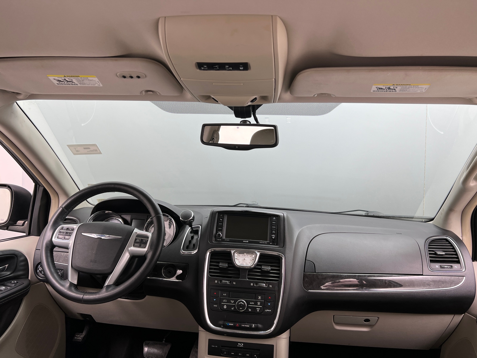 Thumbnail: 2014 Chrysler Town & Country - 2
