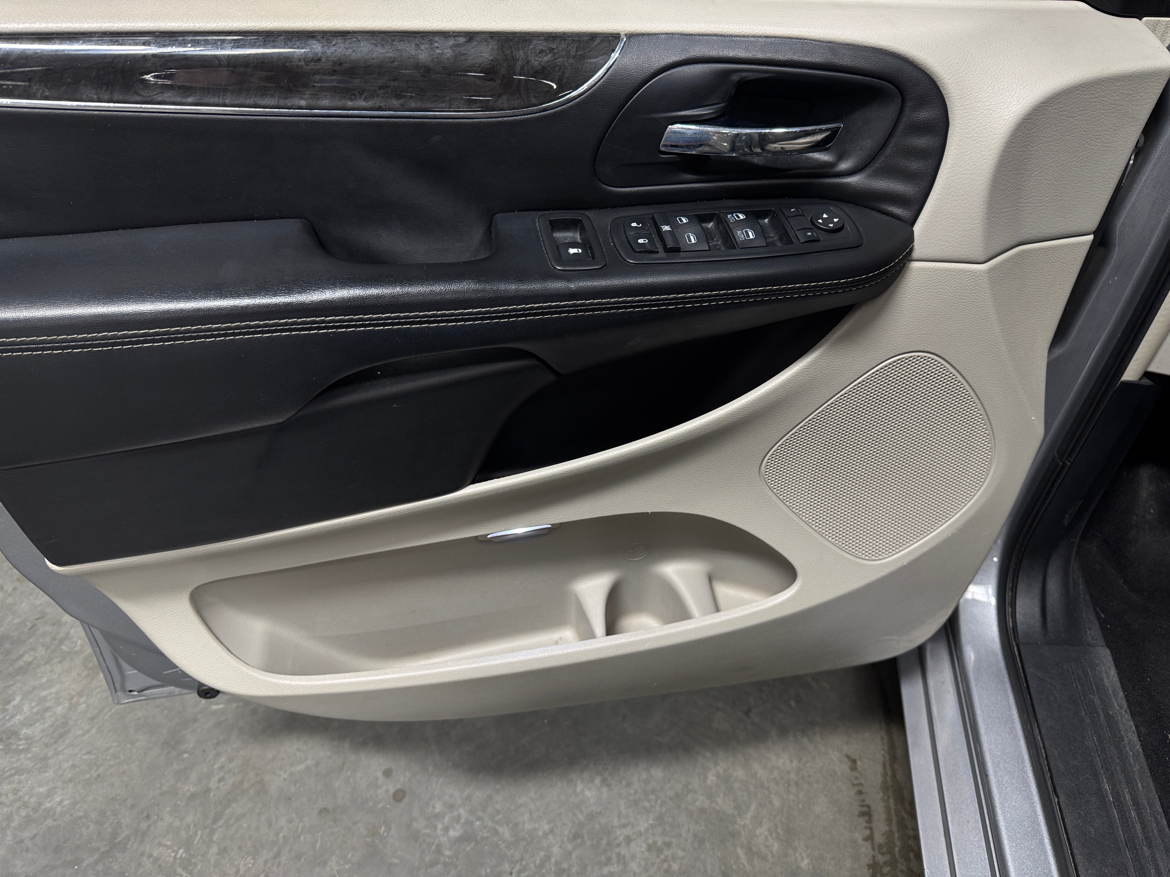 2014 Chrysler Town & Country