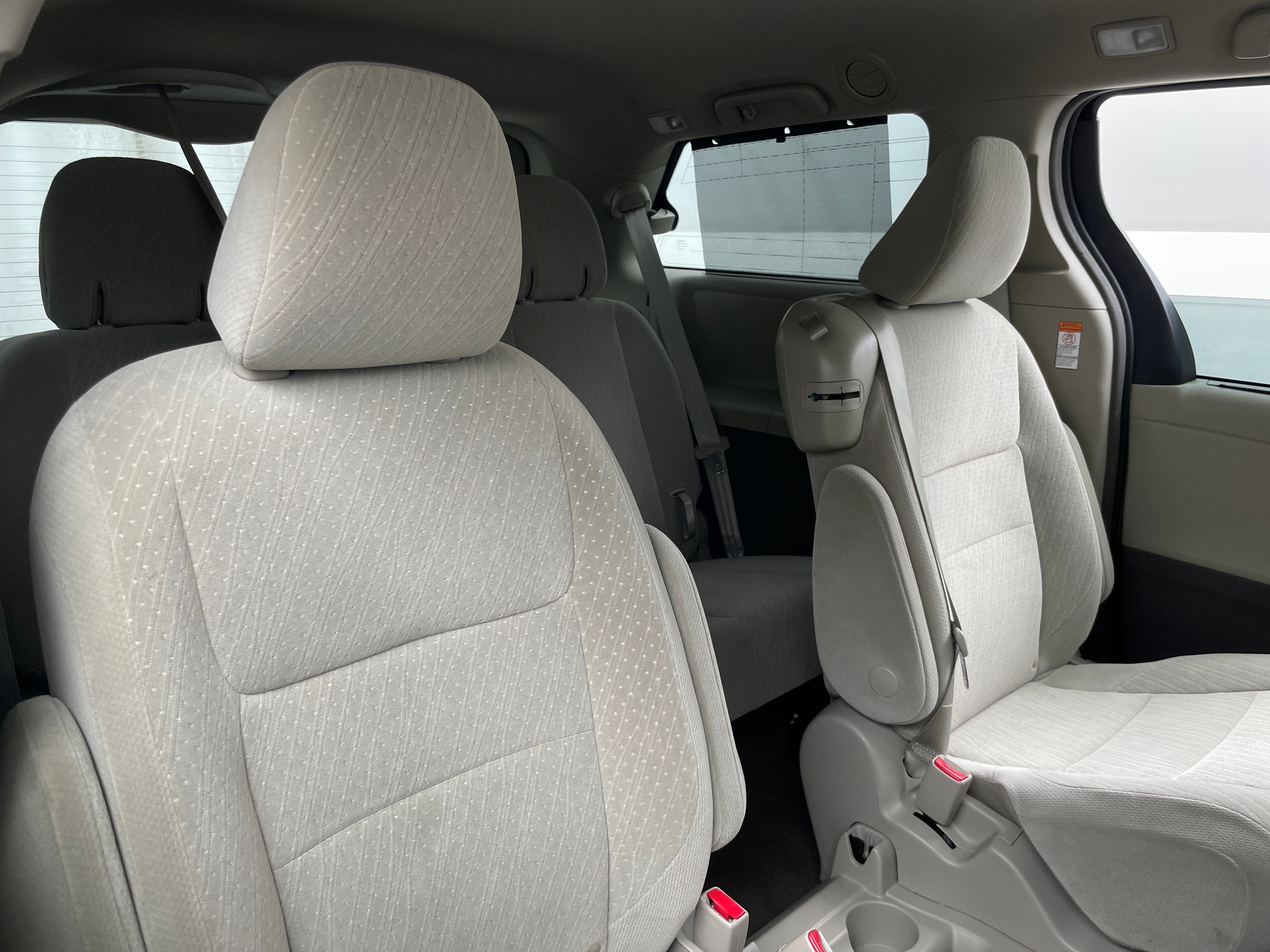 2018 Toyota Sienna LE 6