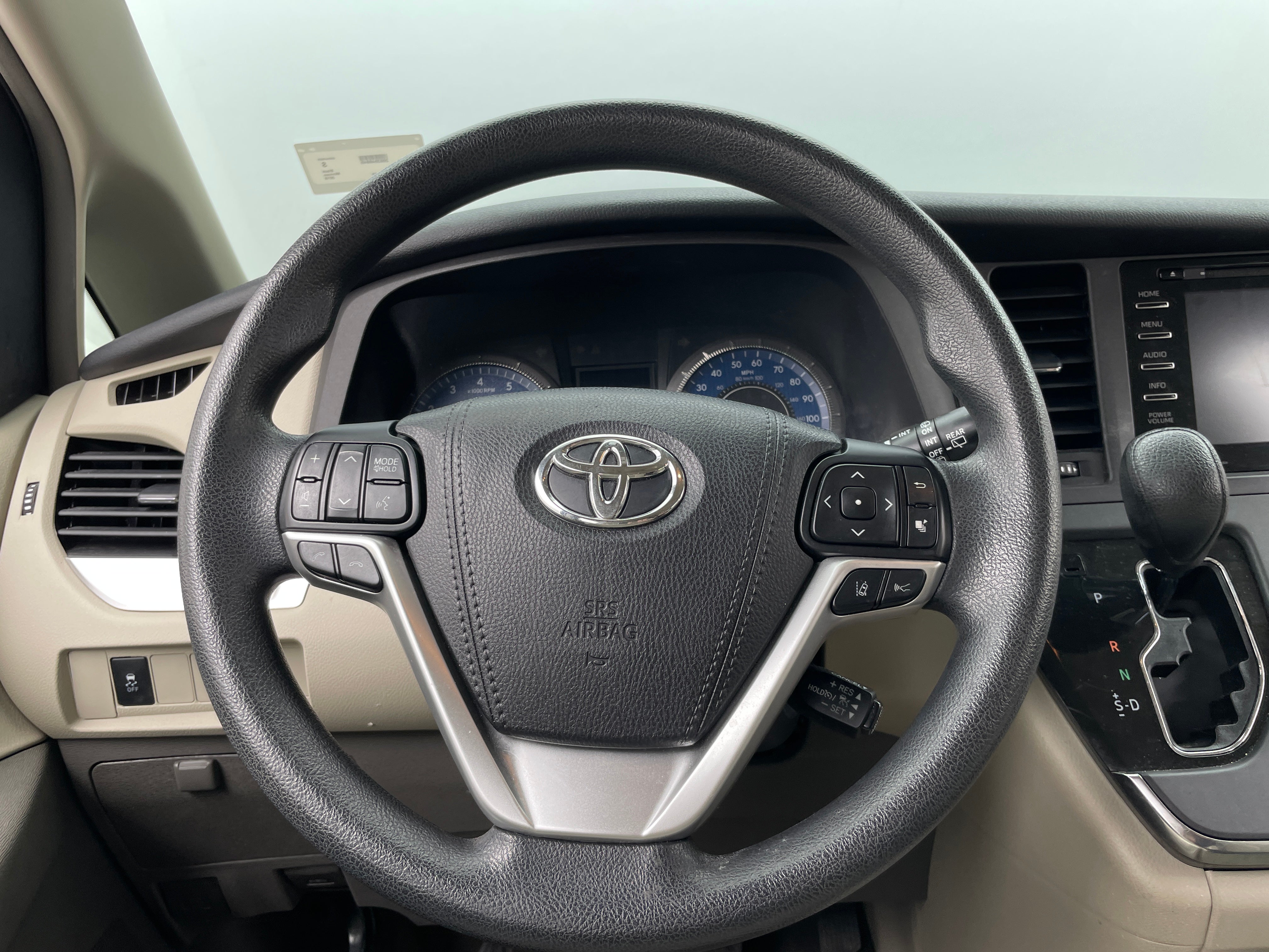 2018 Toyota Sienna LE 5