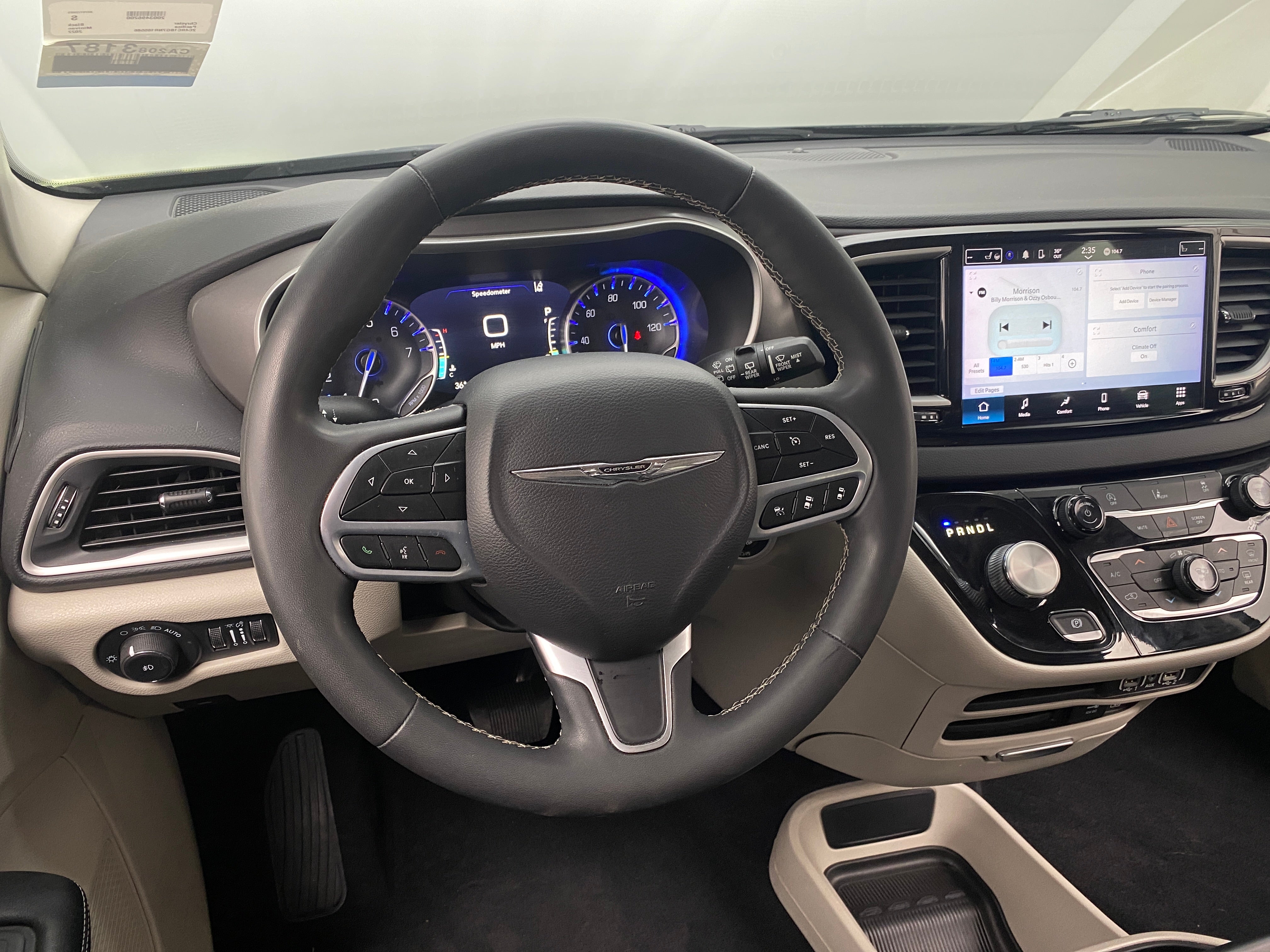 2022 Chrysler Pacifica Touring L 4