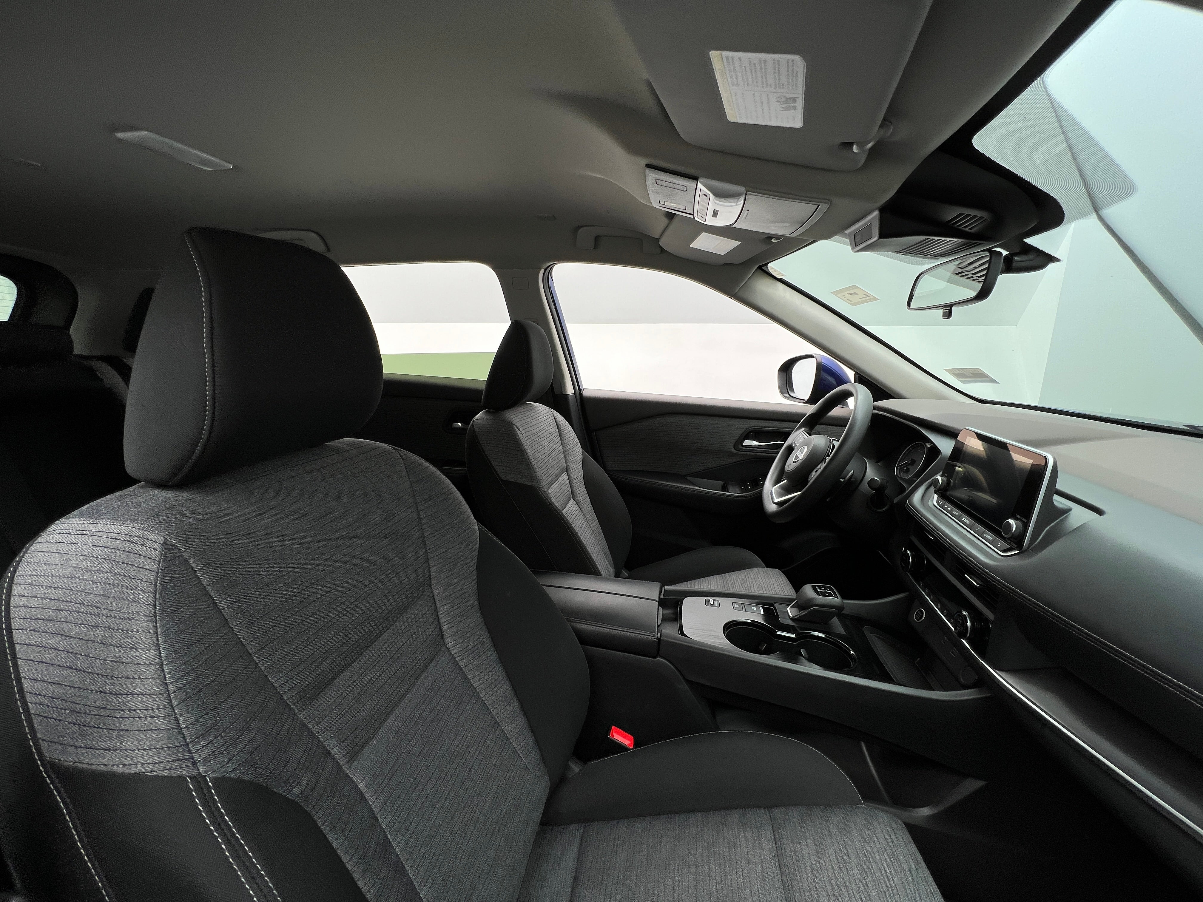 2023 Nissan Rogue SV 2