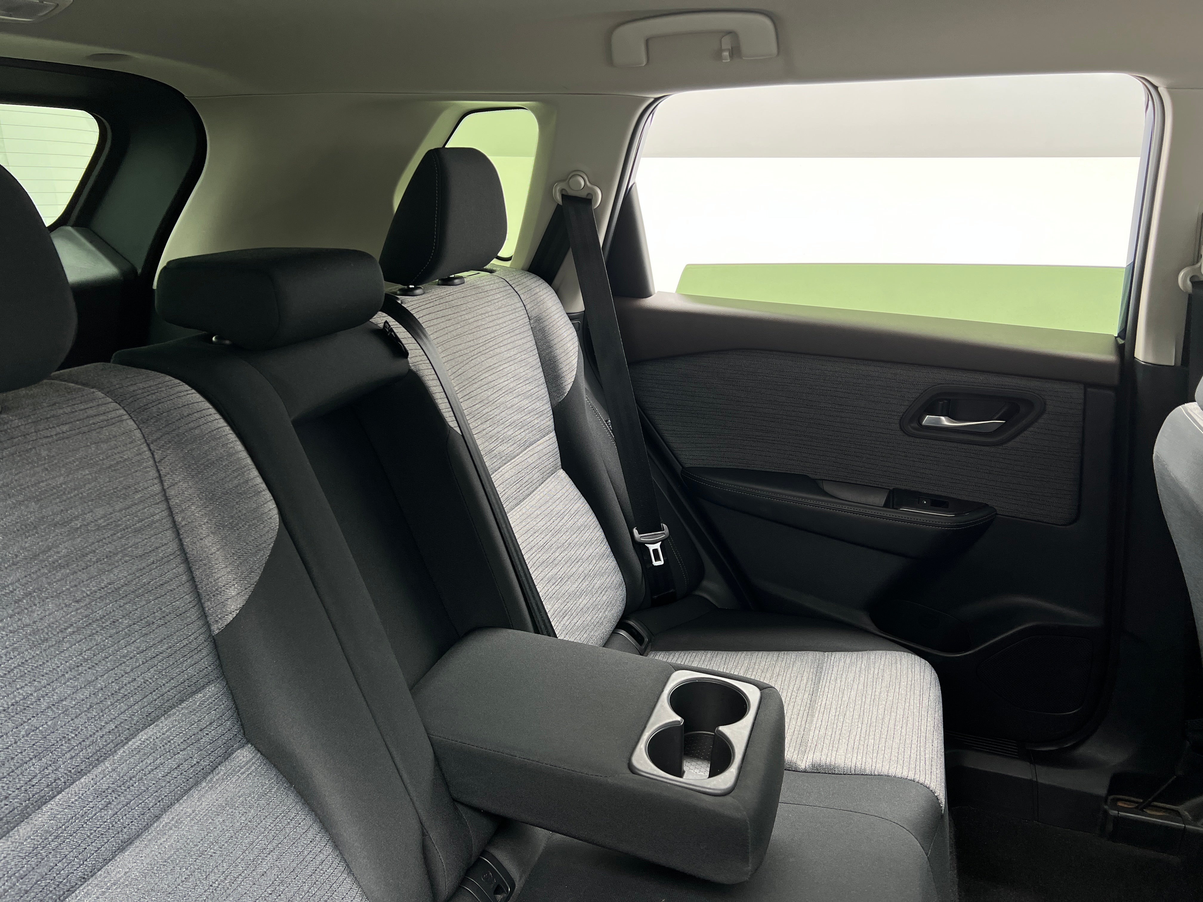2023 Nissan Rogue SV 6