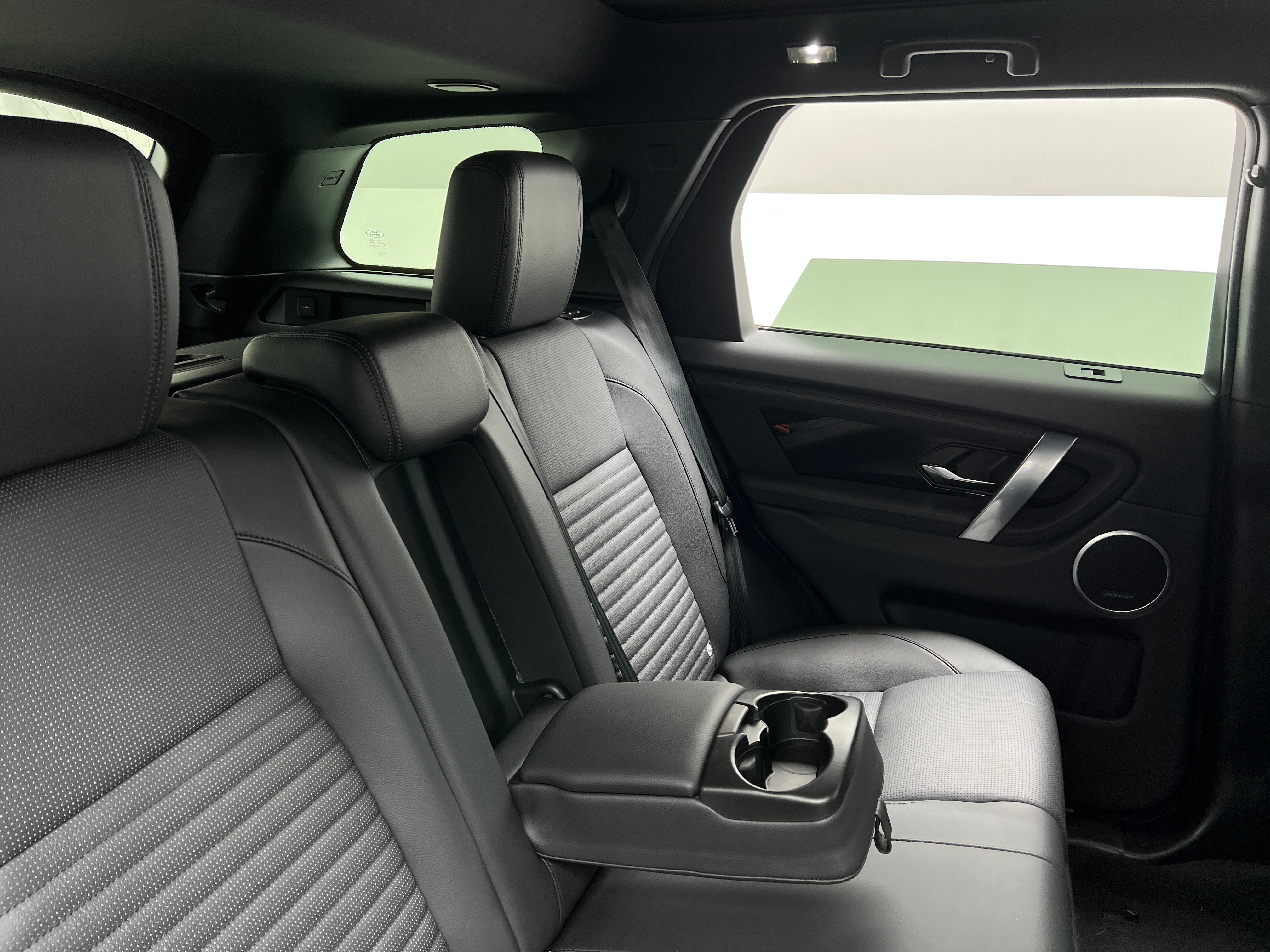 2023 Land Rover Discovery Sport SE 5
