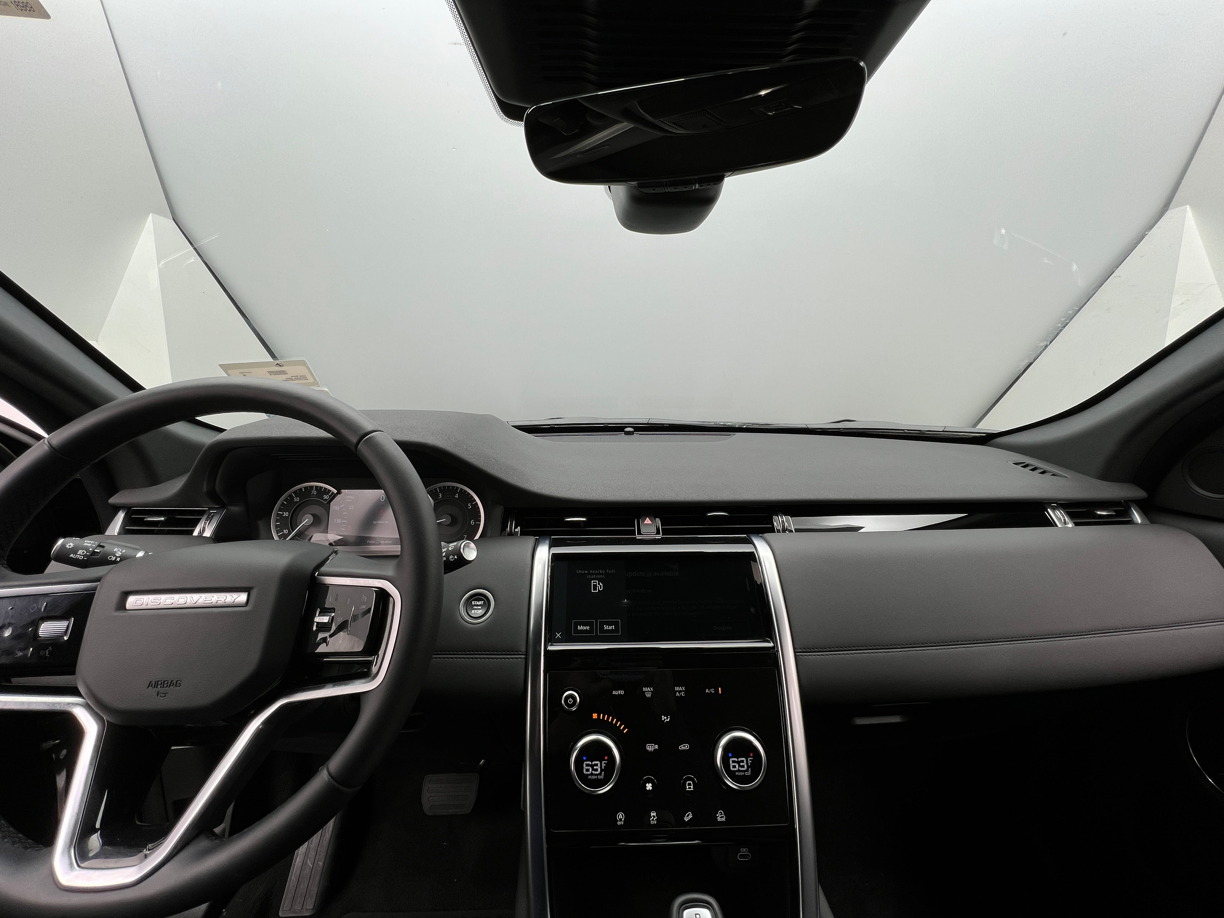 2023 Land Rover Discovery Sport SE 2