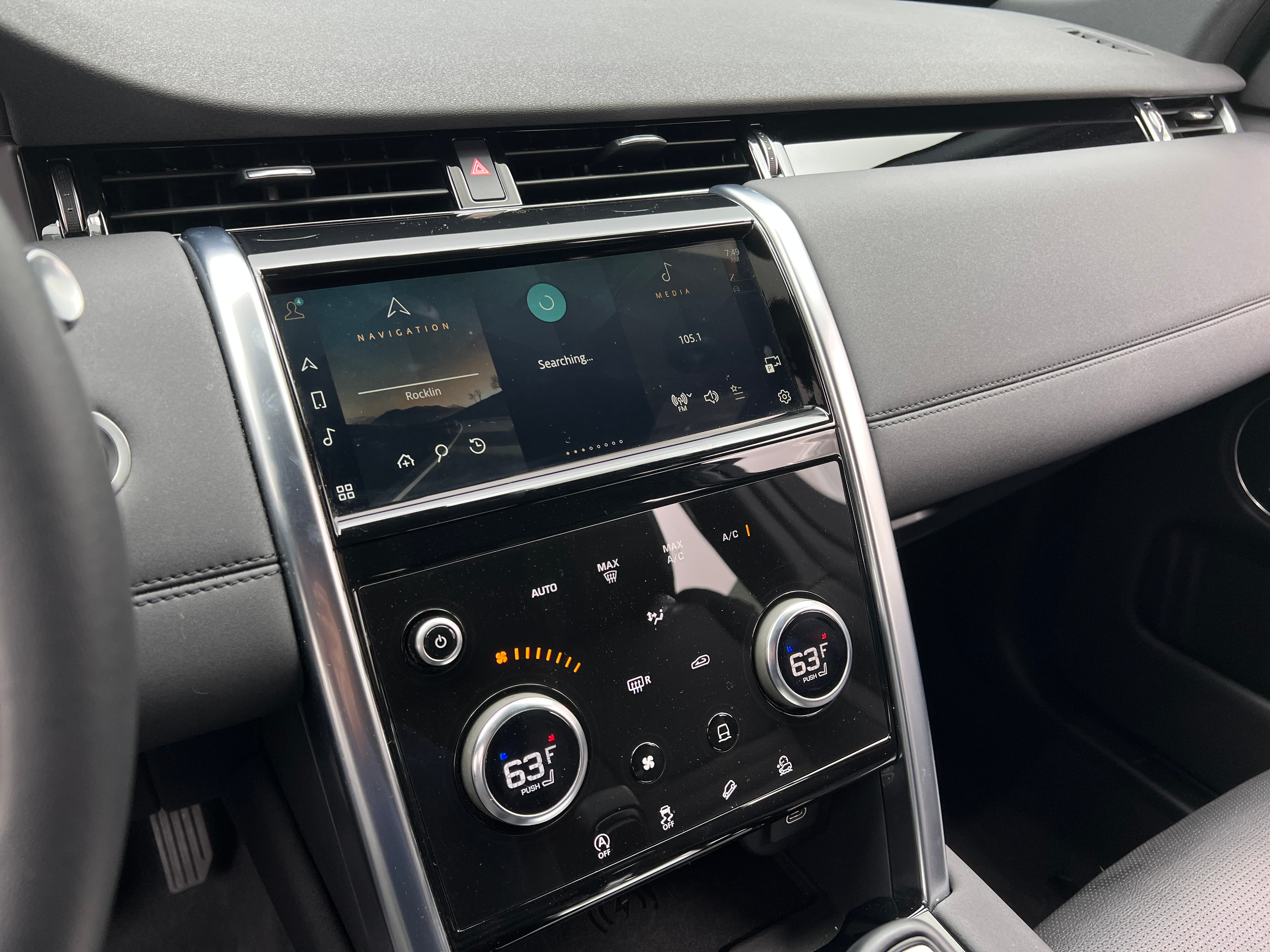2023 Land Rover Discovery Sport SE 3