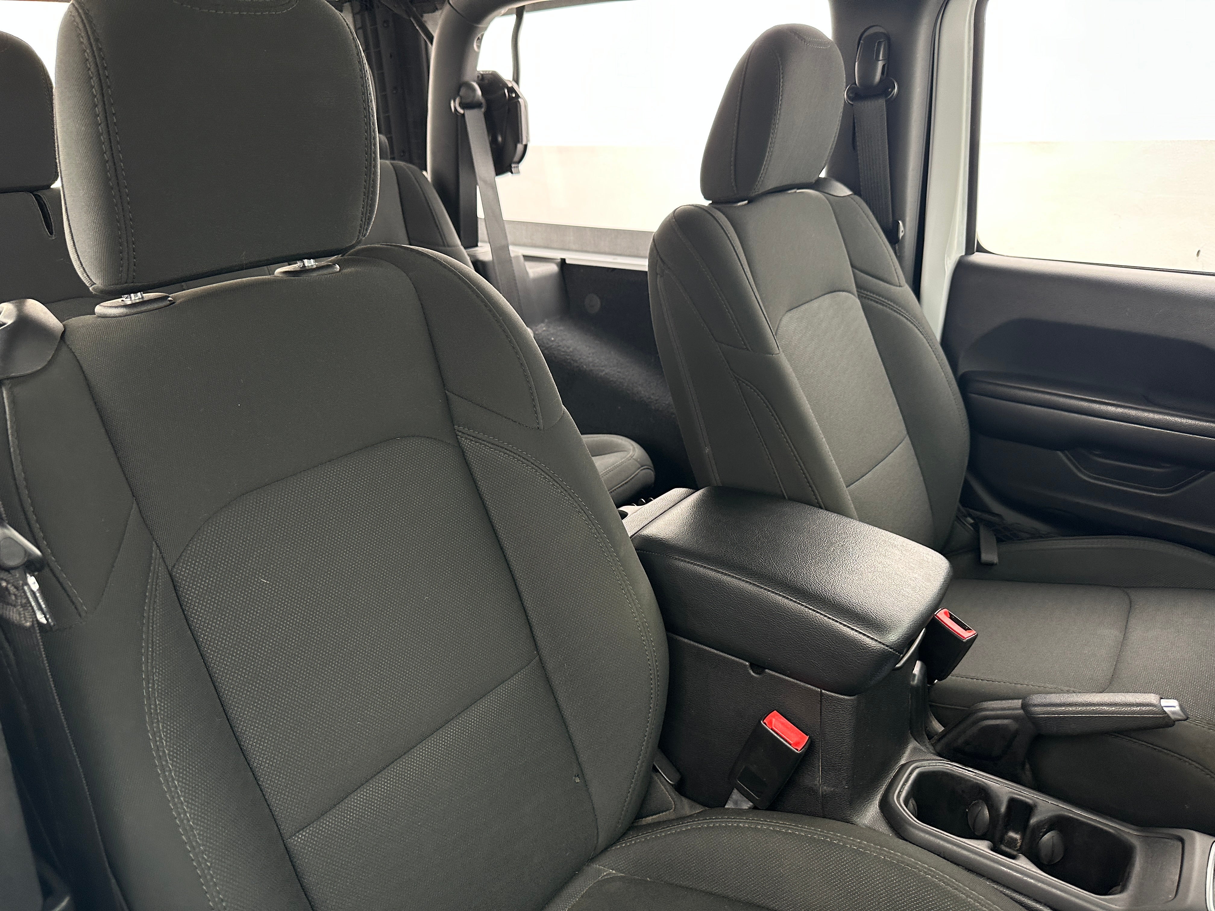 2020 Jeep Wrangler Sport 2