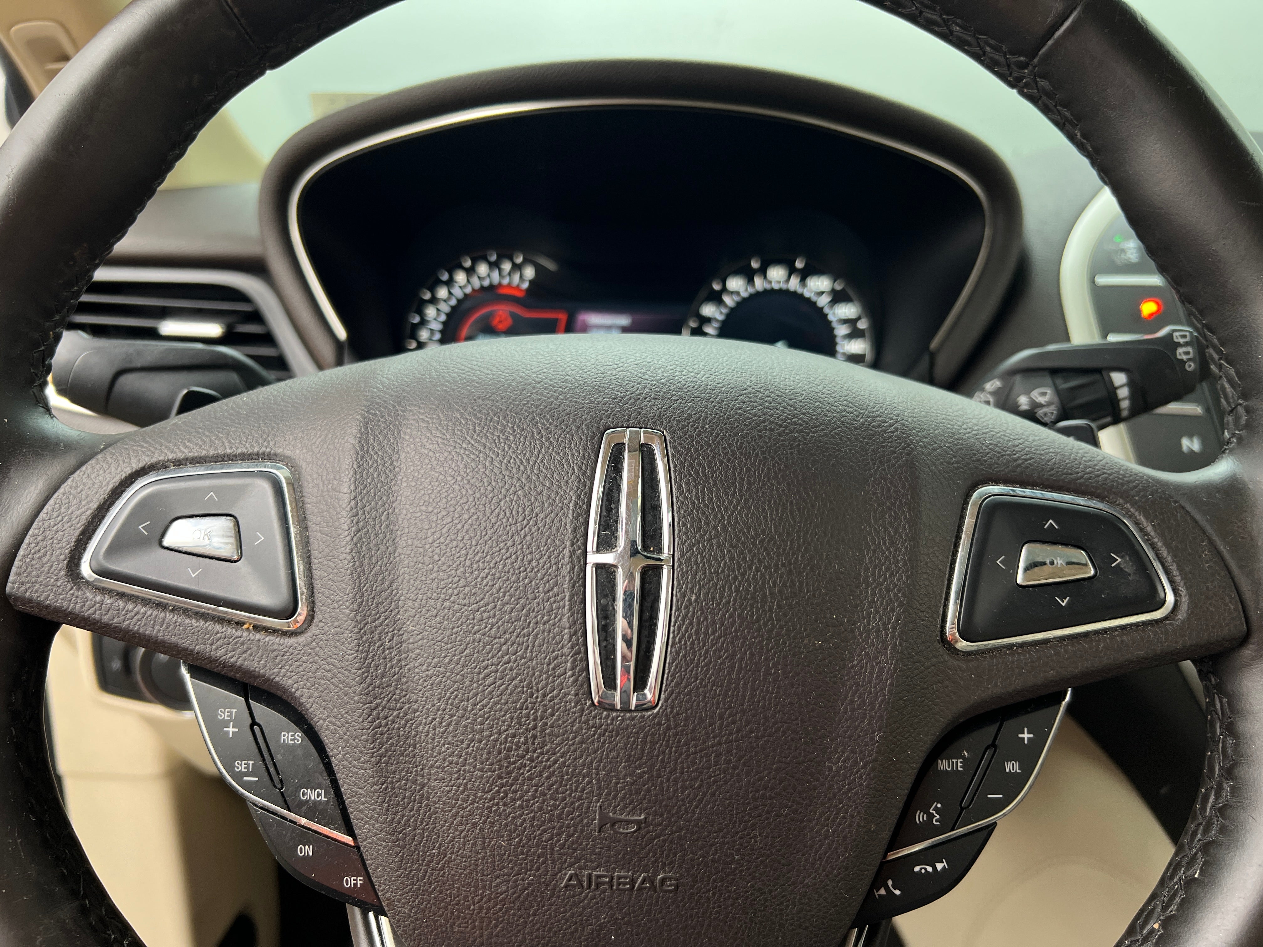 2015 Lincoln MKC Base 5