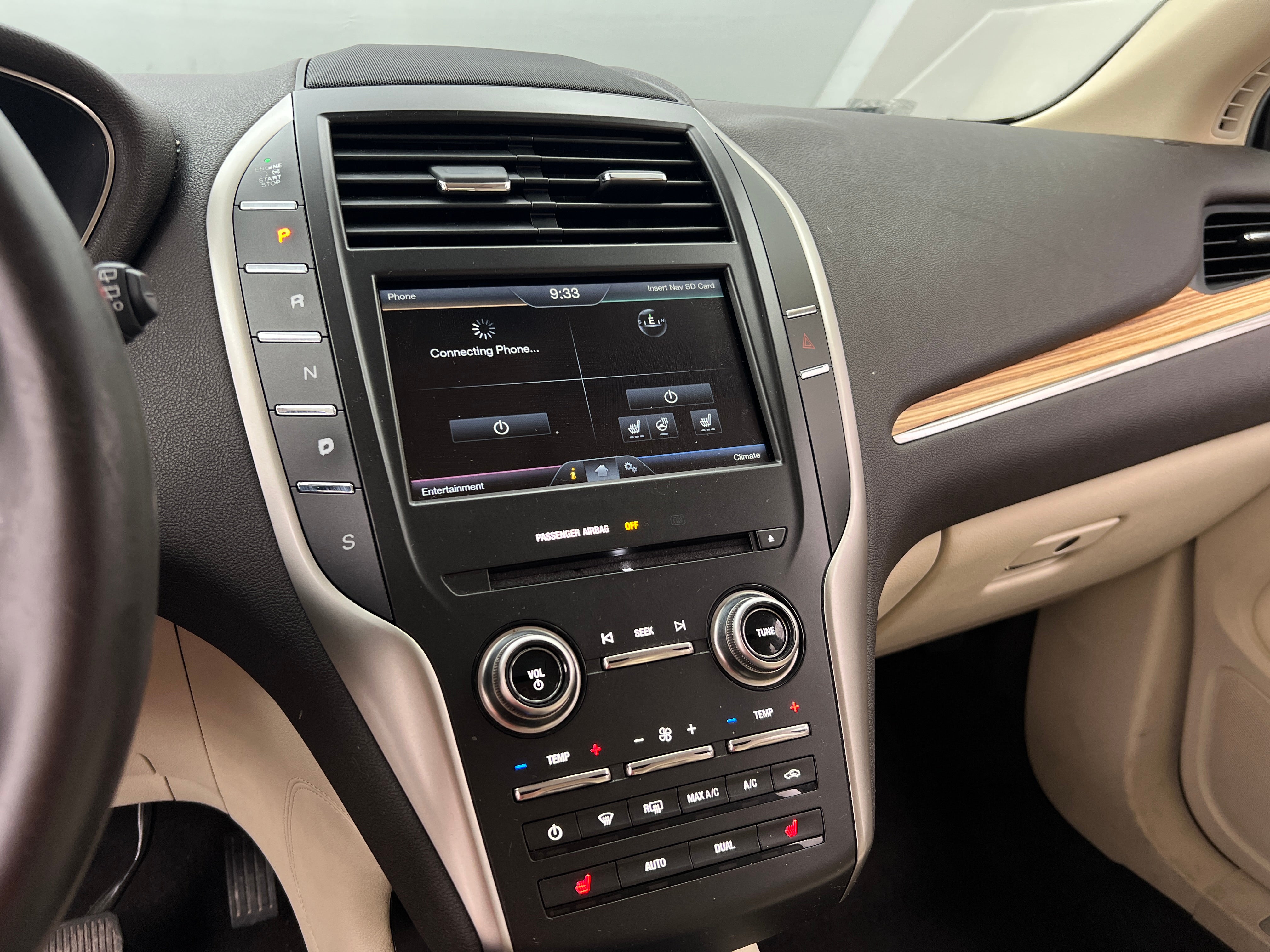 2015 Lincoln MKC Base 4