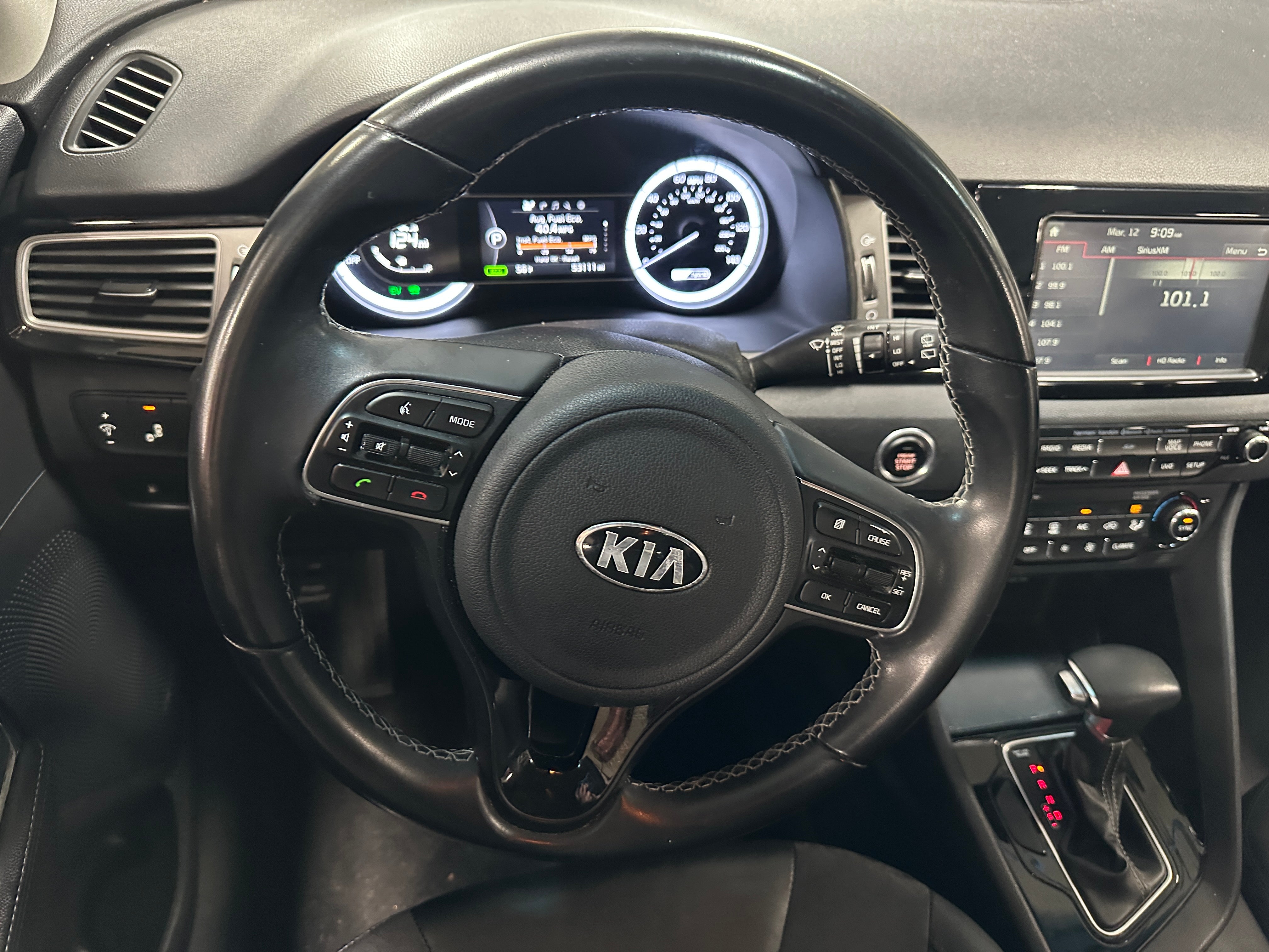 2017 Kia Niro EX 4