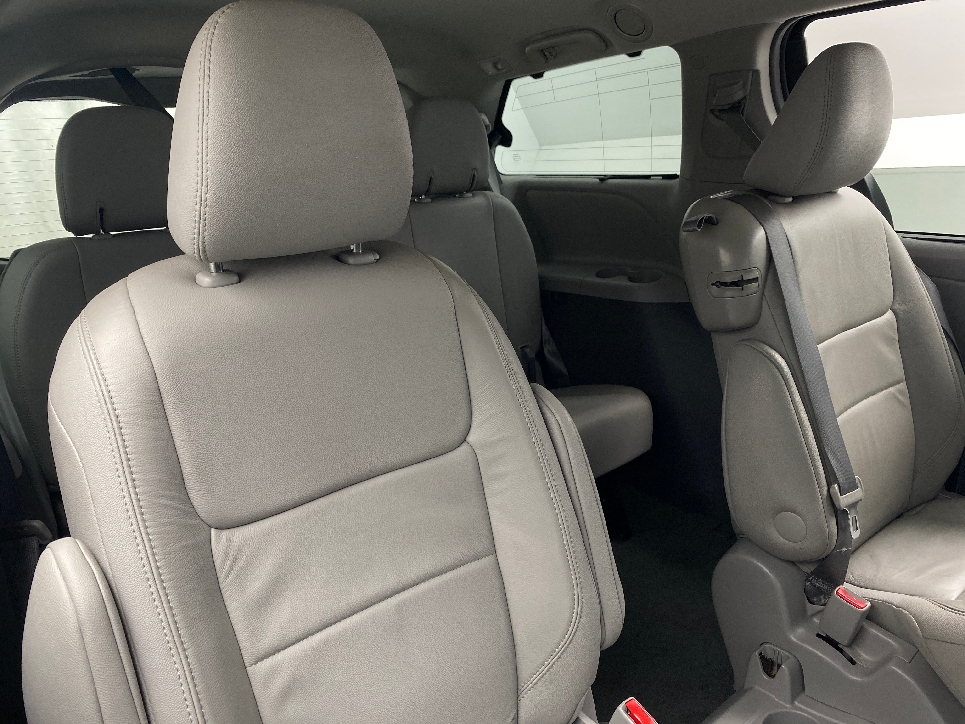 2017 Toyota Sienna XLE 5