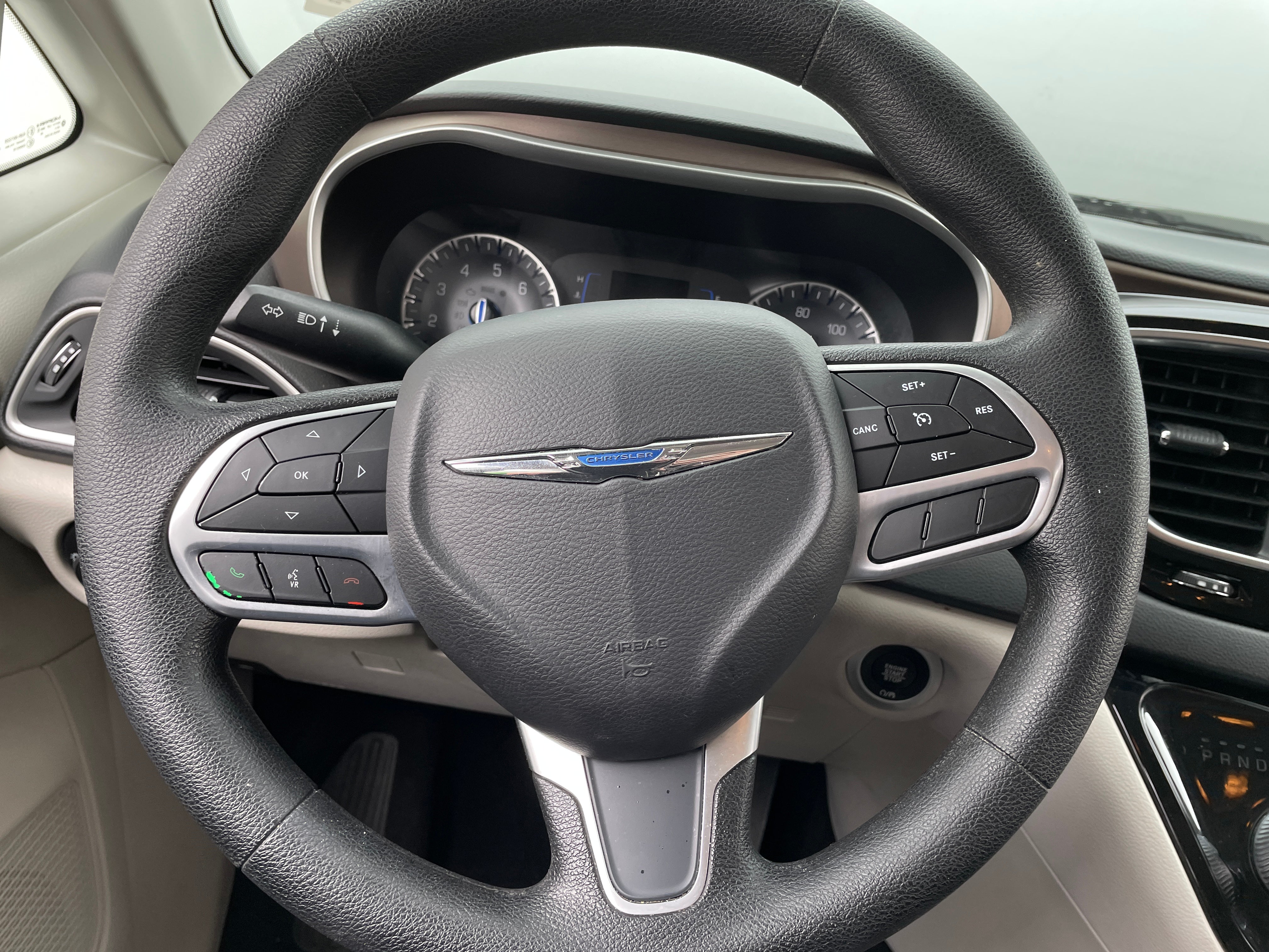 2019 Chrysler Pacifica L 5