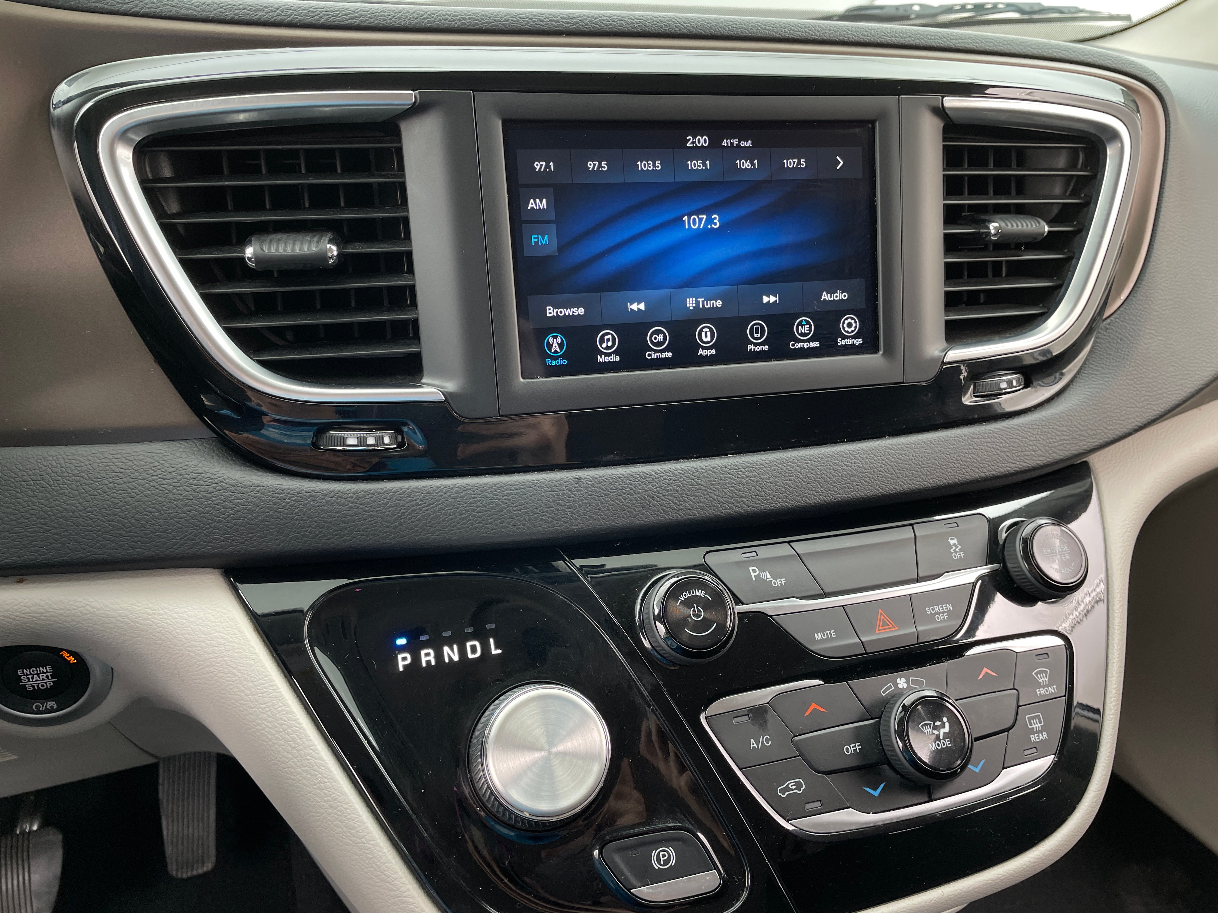 2019 Chrysler Pacifica L 4