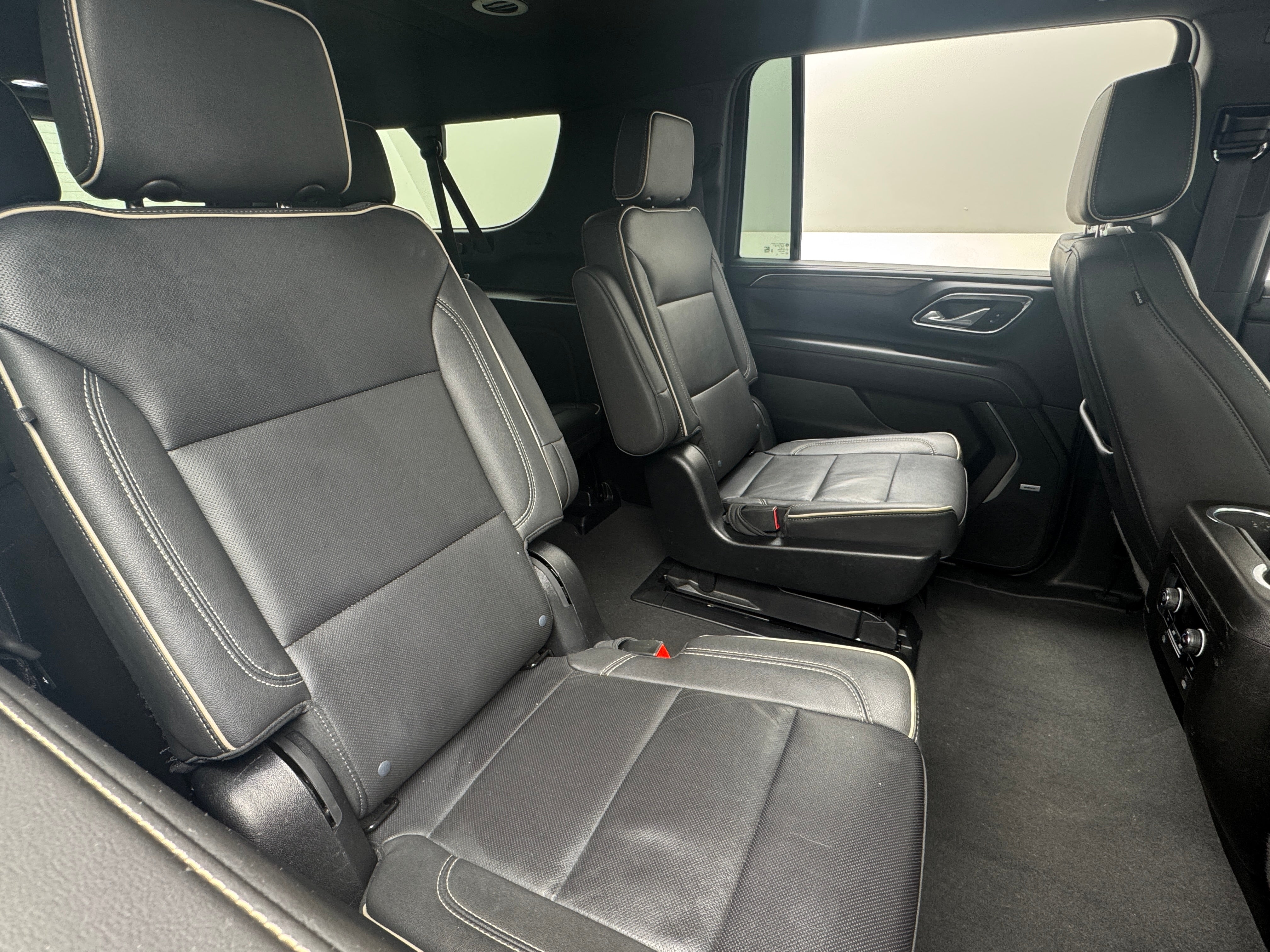 2023 Chevrolet Suburban Premier 6