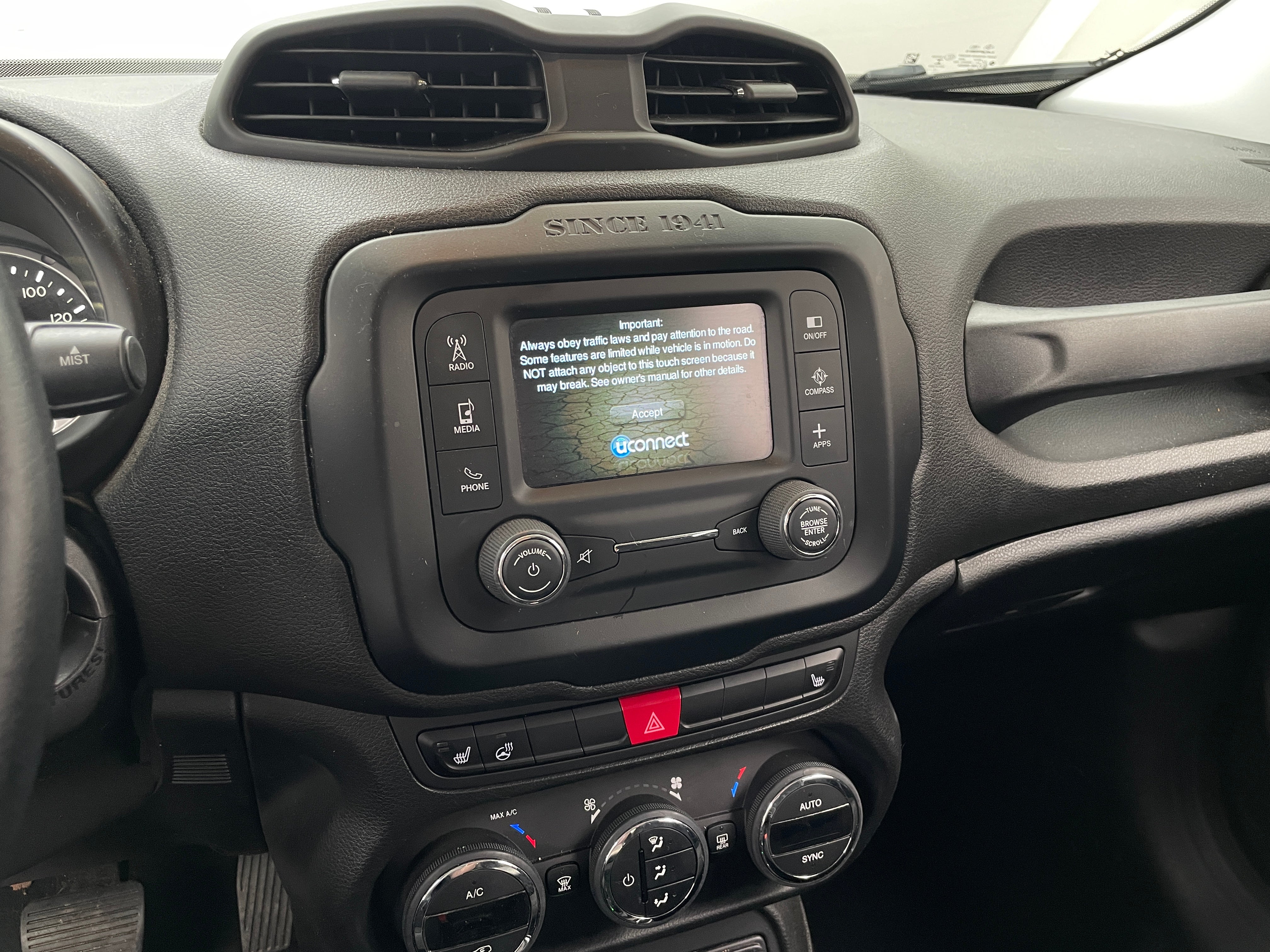 2017 Jeep Renegade Altitude 4