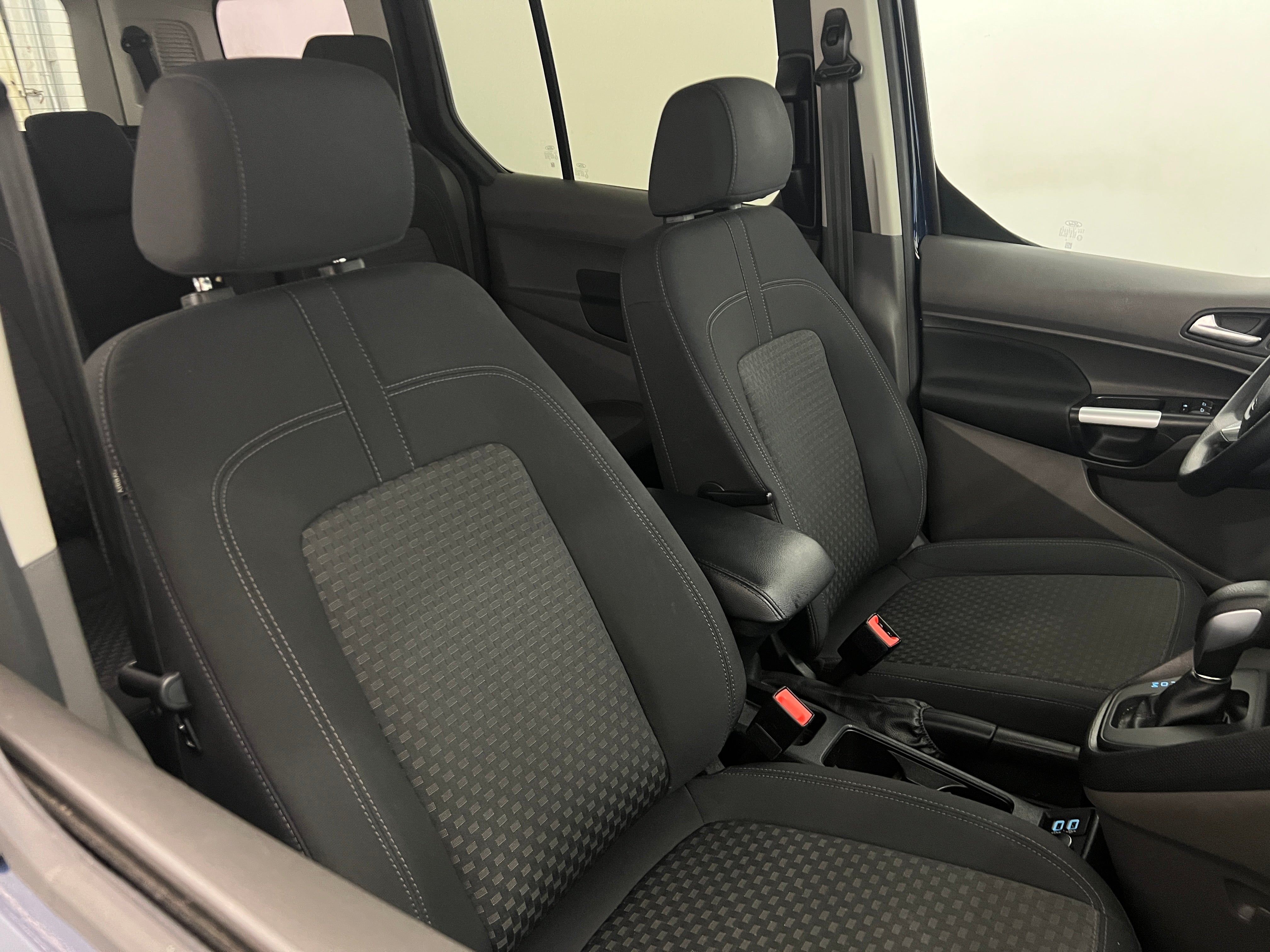 2019 Ford Transit Series Connect XLT 2