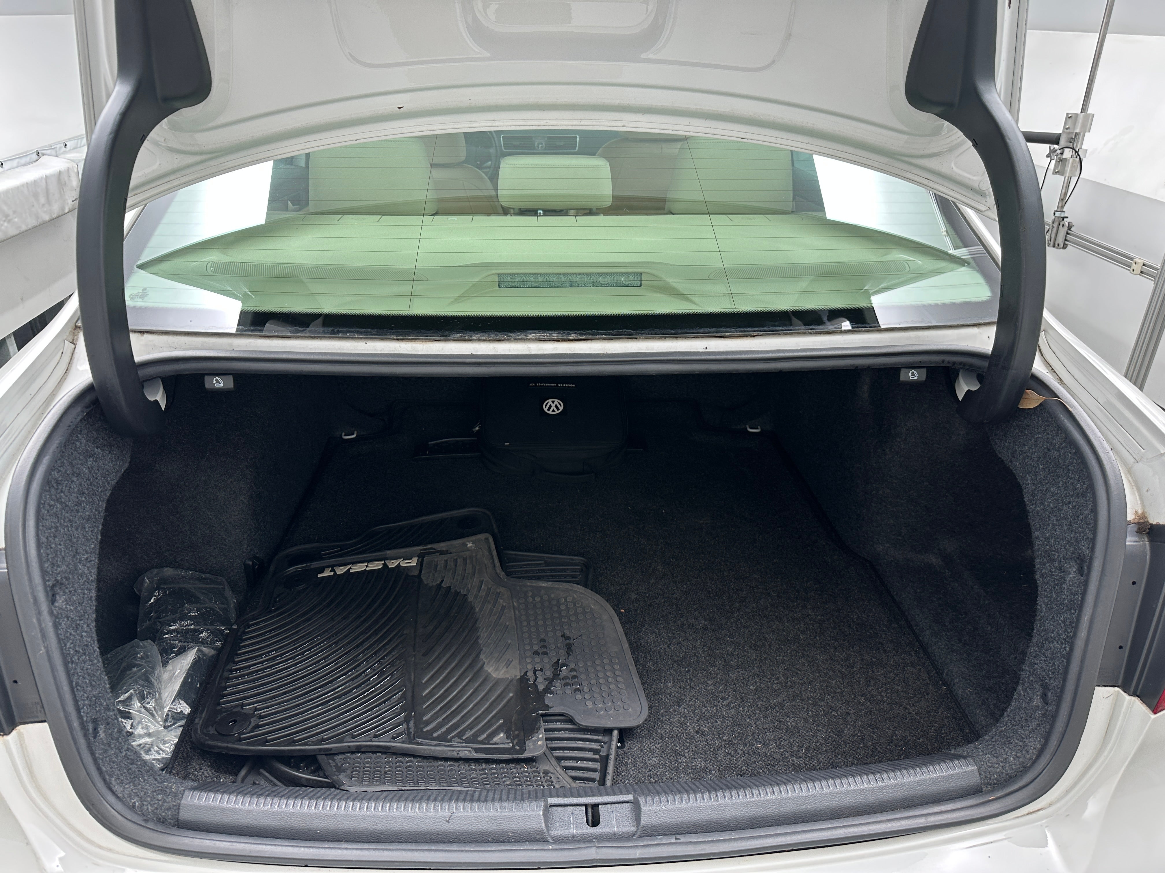 2015 Volkswagen Passat Limited Edition 6