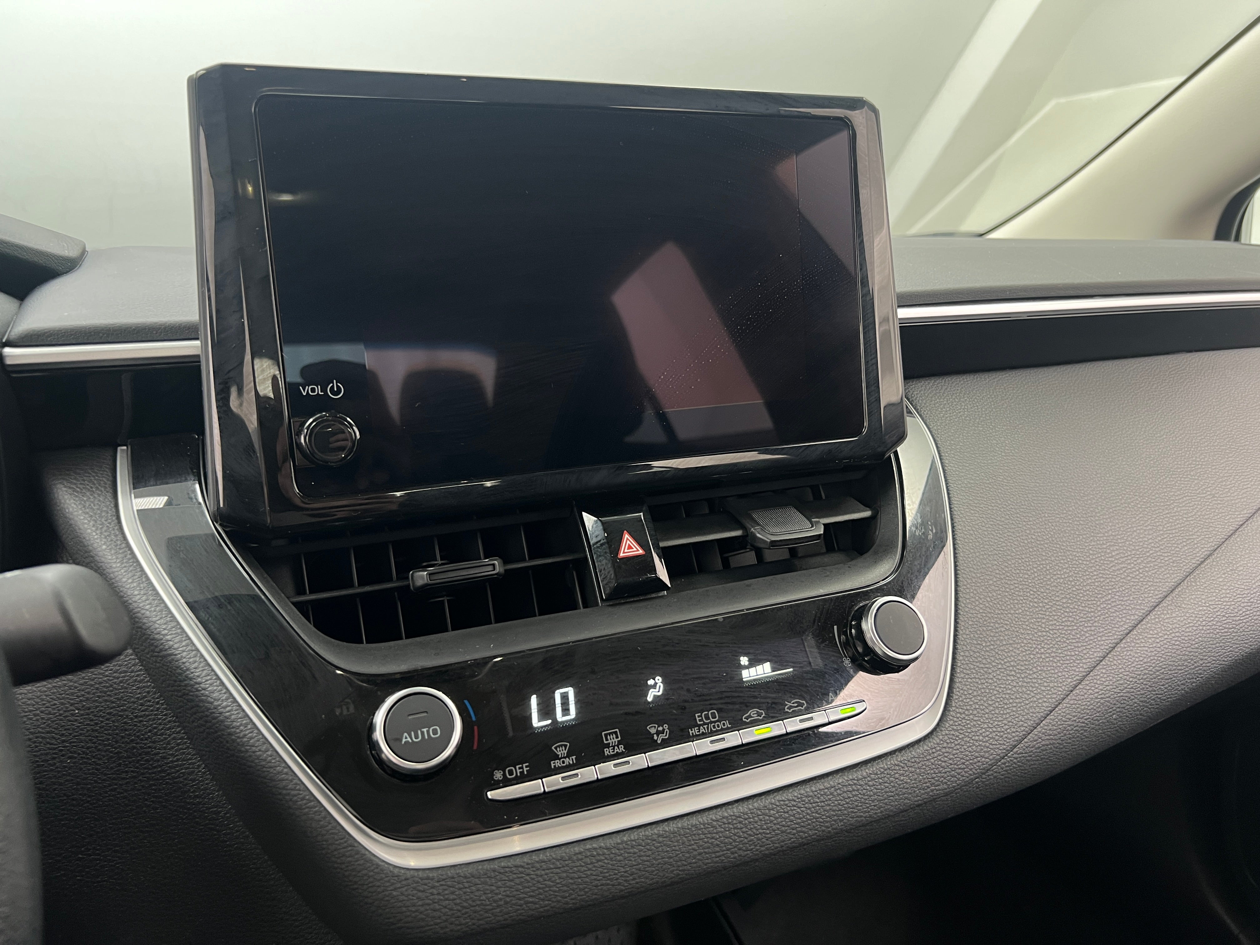 2024 Toyota Corolla LE 4
