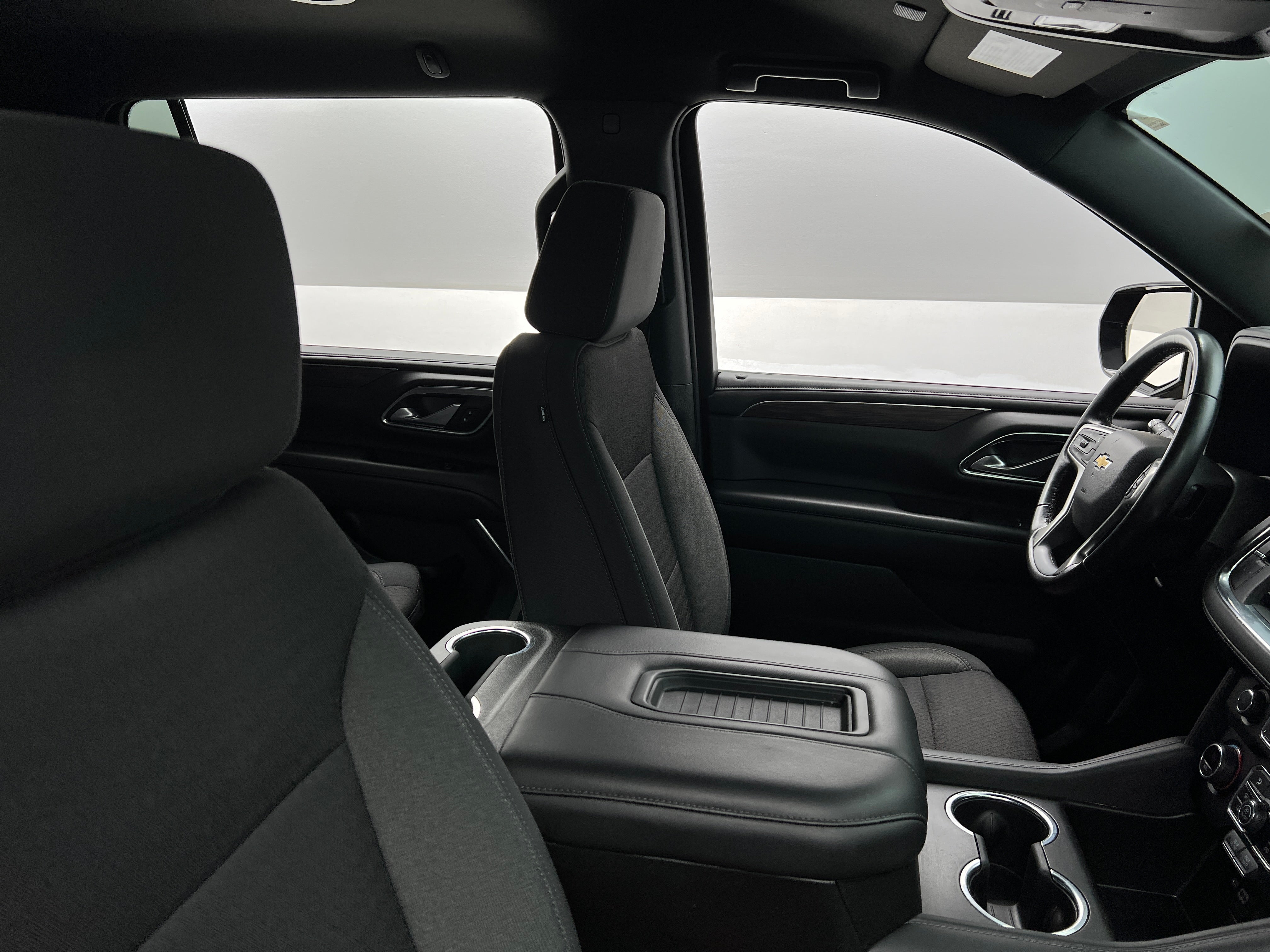 2022 Chevrolet Suburban LS 2