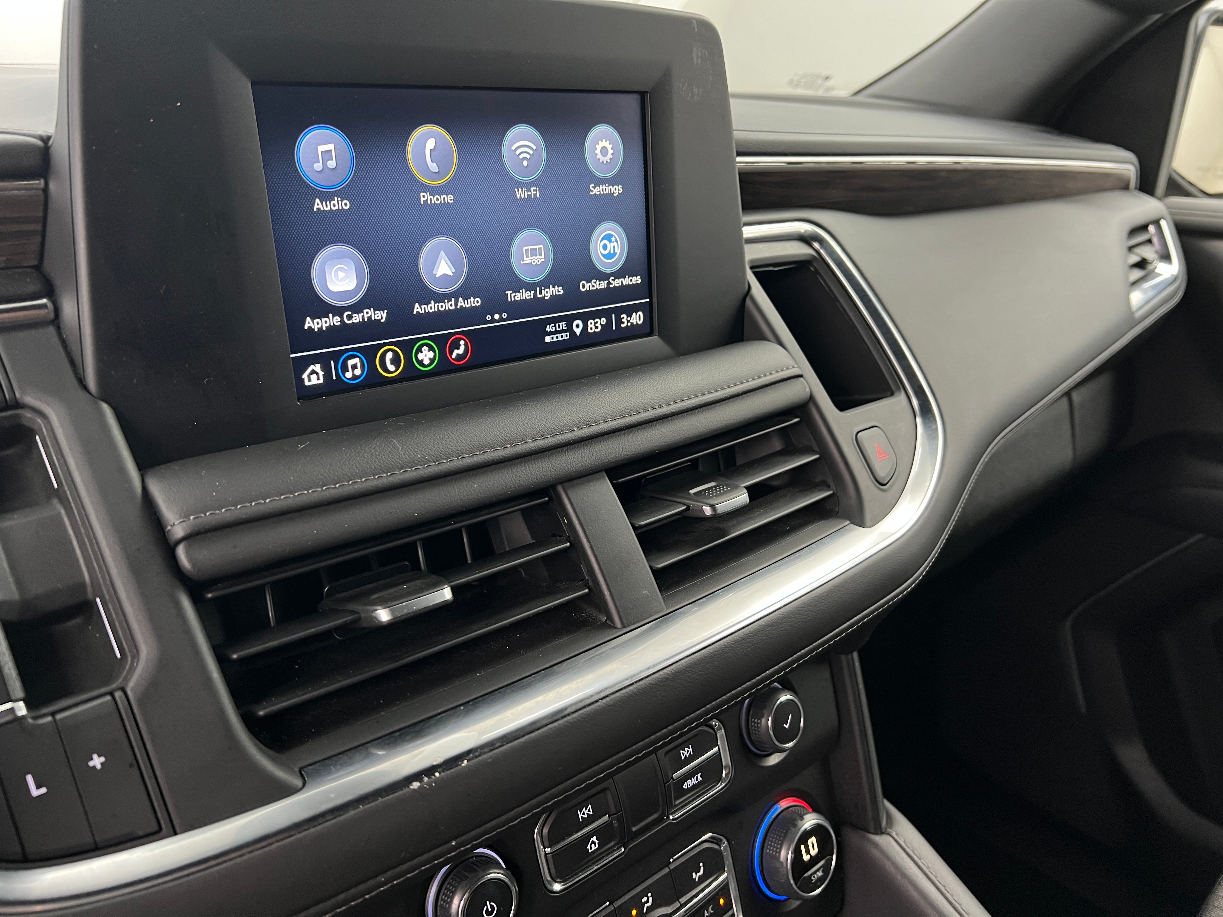 2022 Chevrolet Suburban LS 4