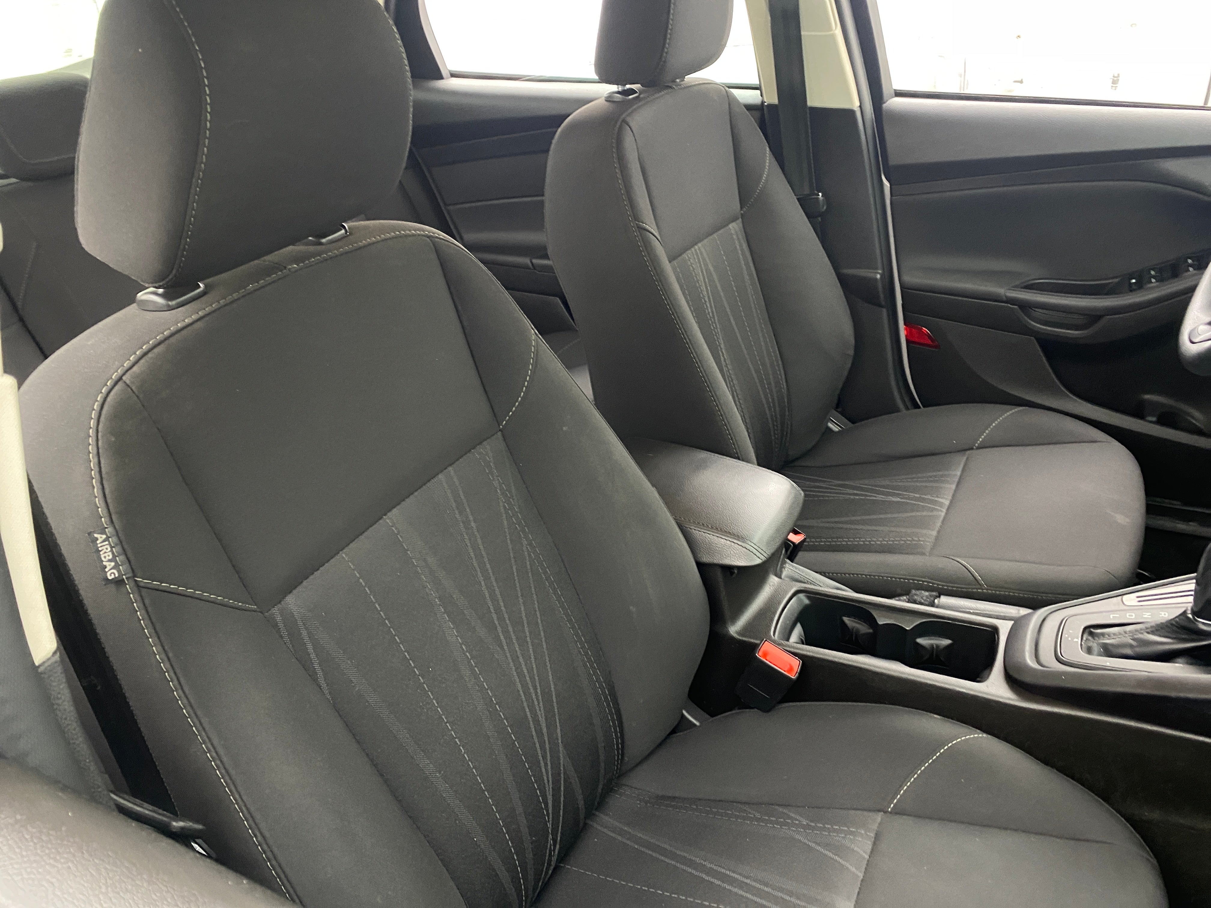 2016 Ford Focus SE 2