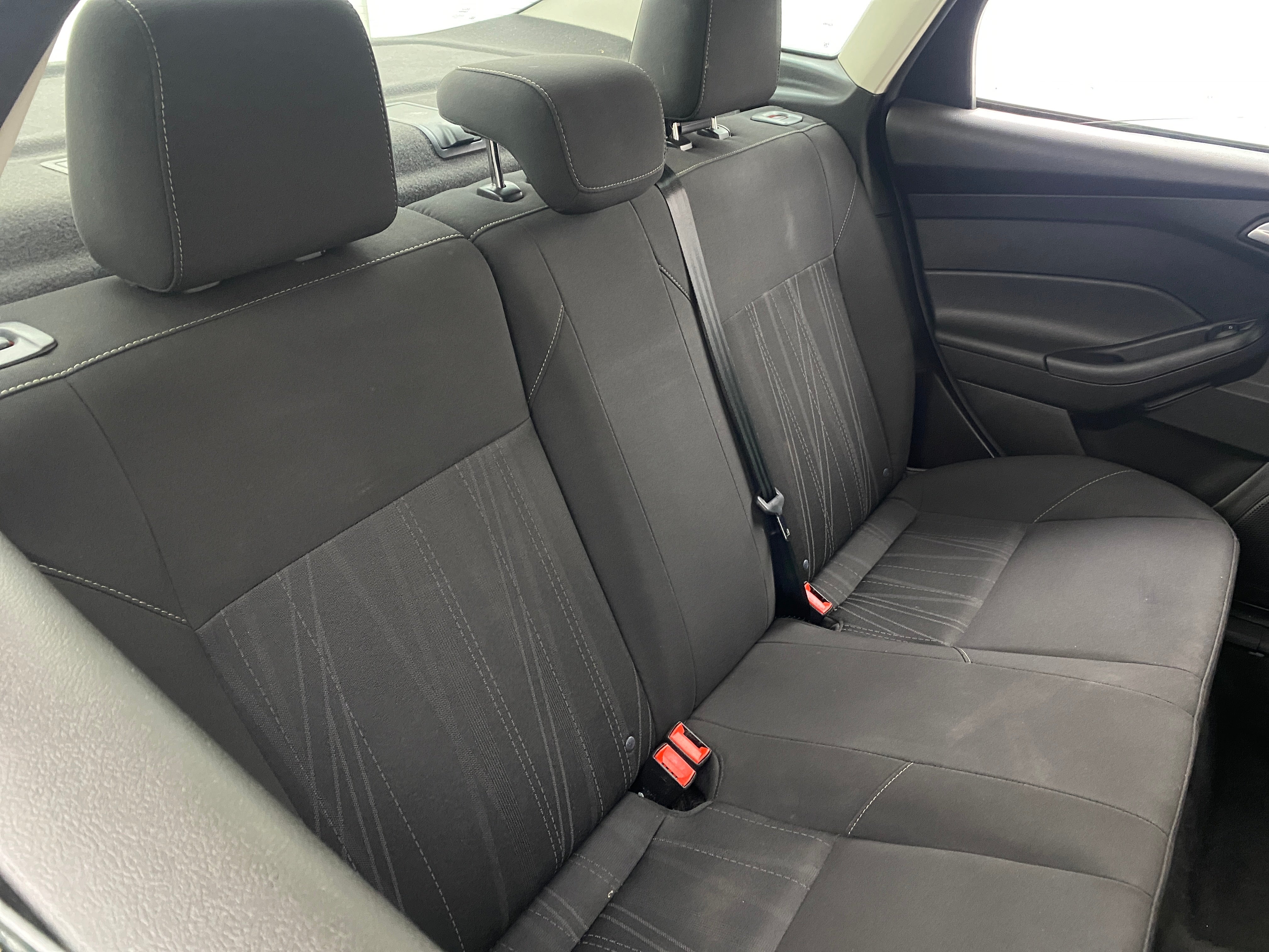2016 Ford Focus SE 6