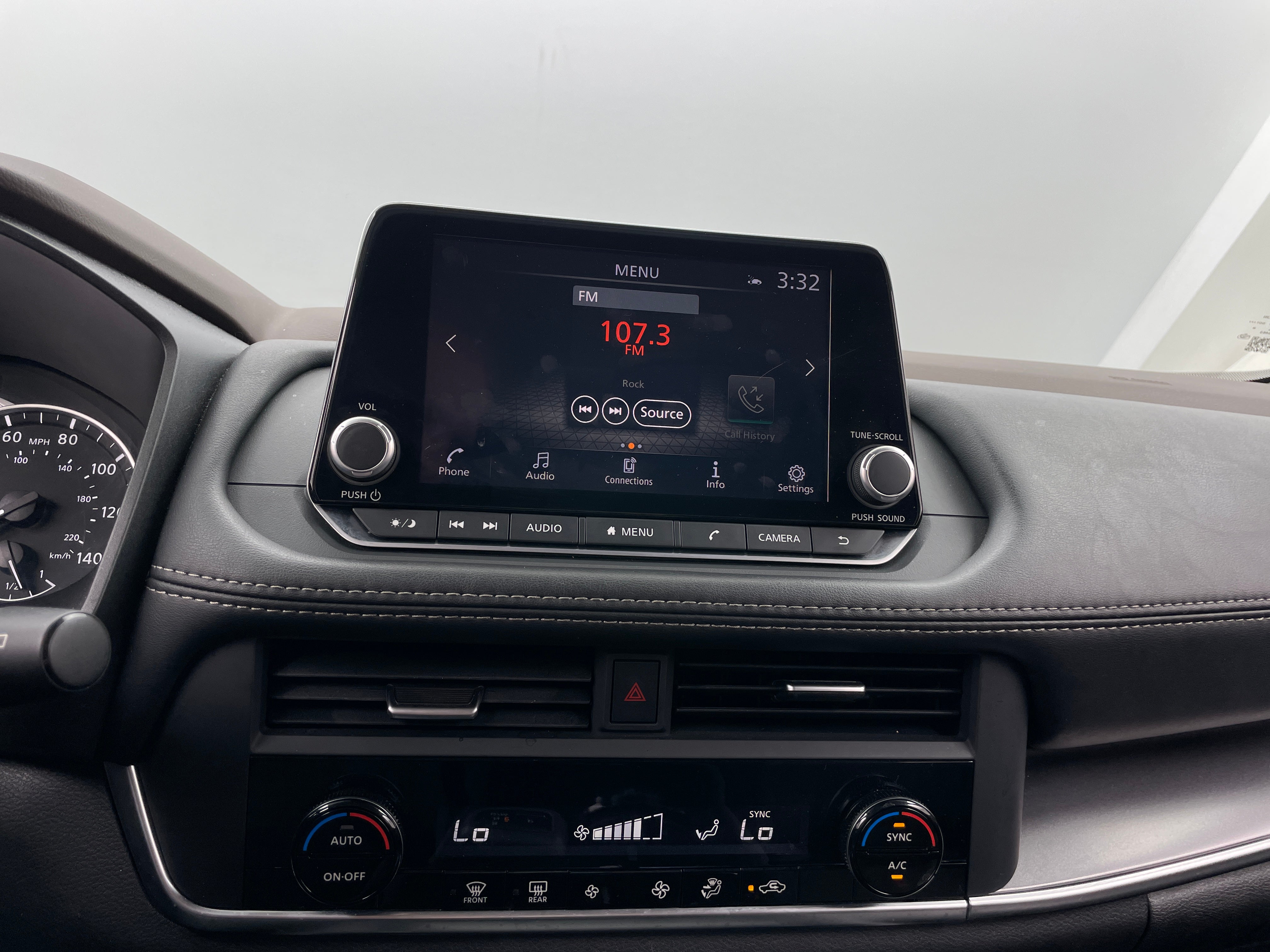 2023 Nissan Rogue SV 4