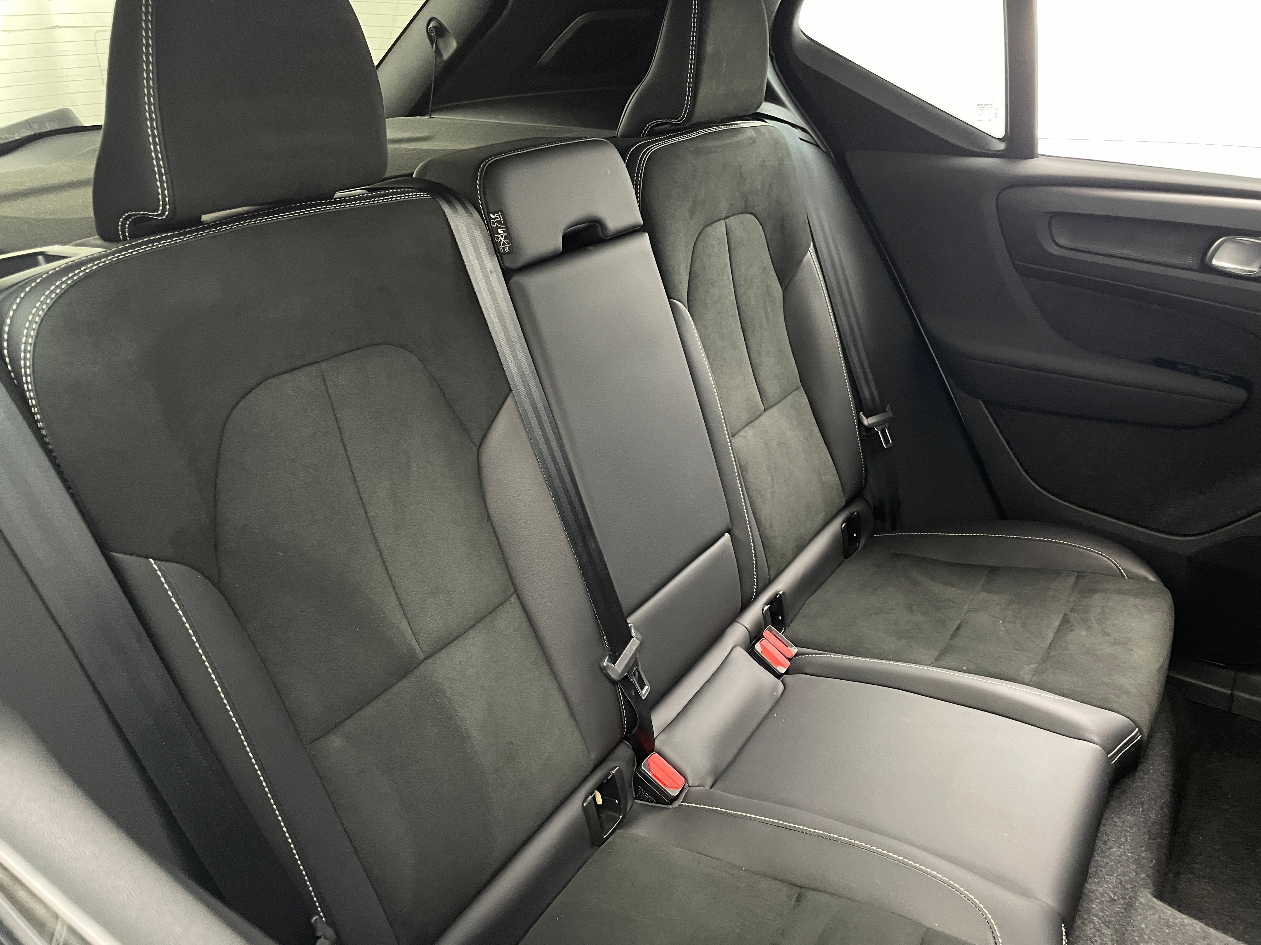 2022 Volvo XC40 Recharge Ultimate 5