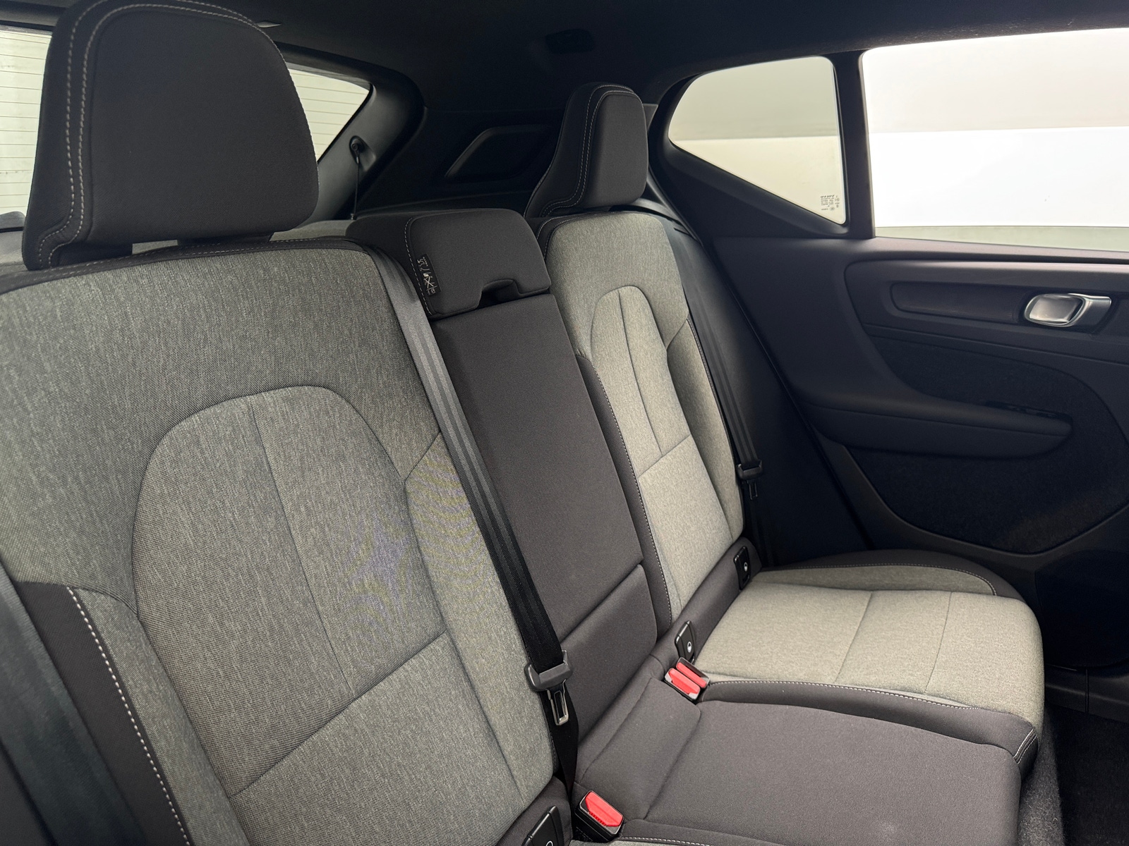 Thumbnail: 2024 Volvo XC40 - 6