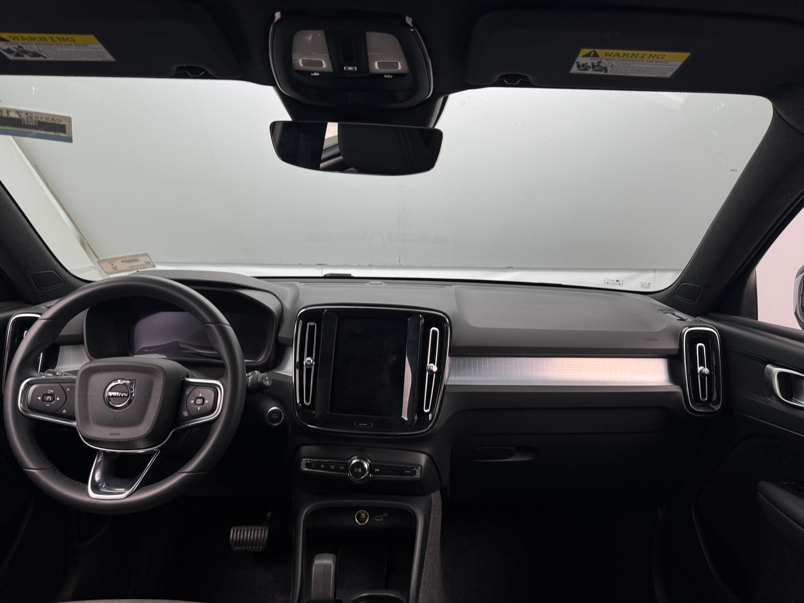 Thumbnail: 2024 Volvo XC40 - 3