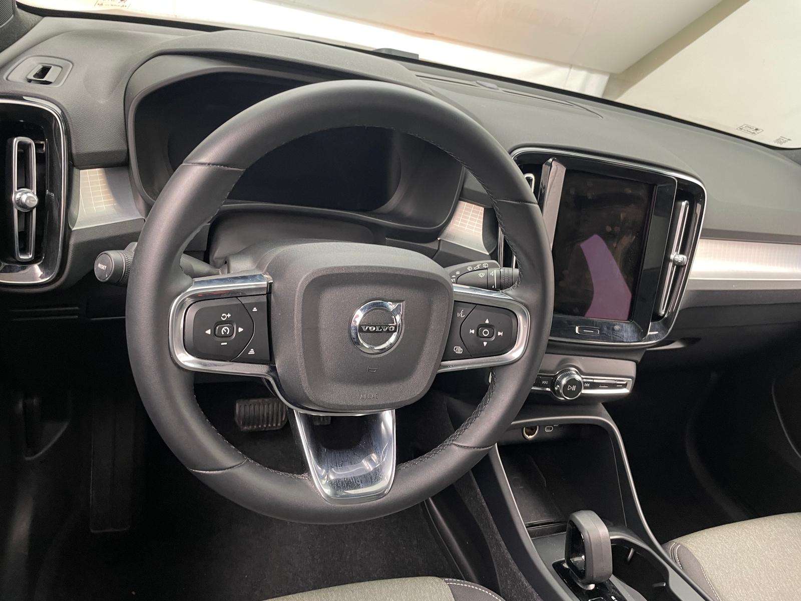 Thumbnail: 2024 Volvo XC40 - 5