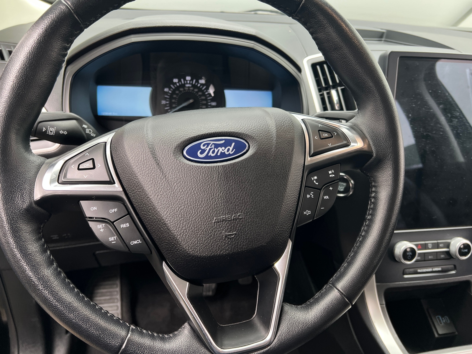 Thumbnail: 2023 Ford Edge - 4