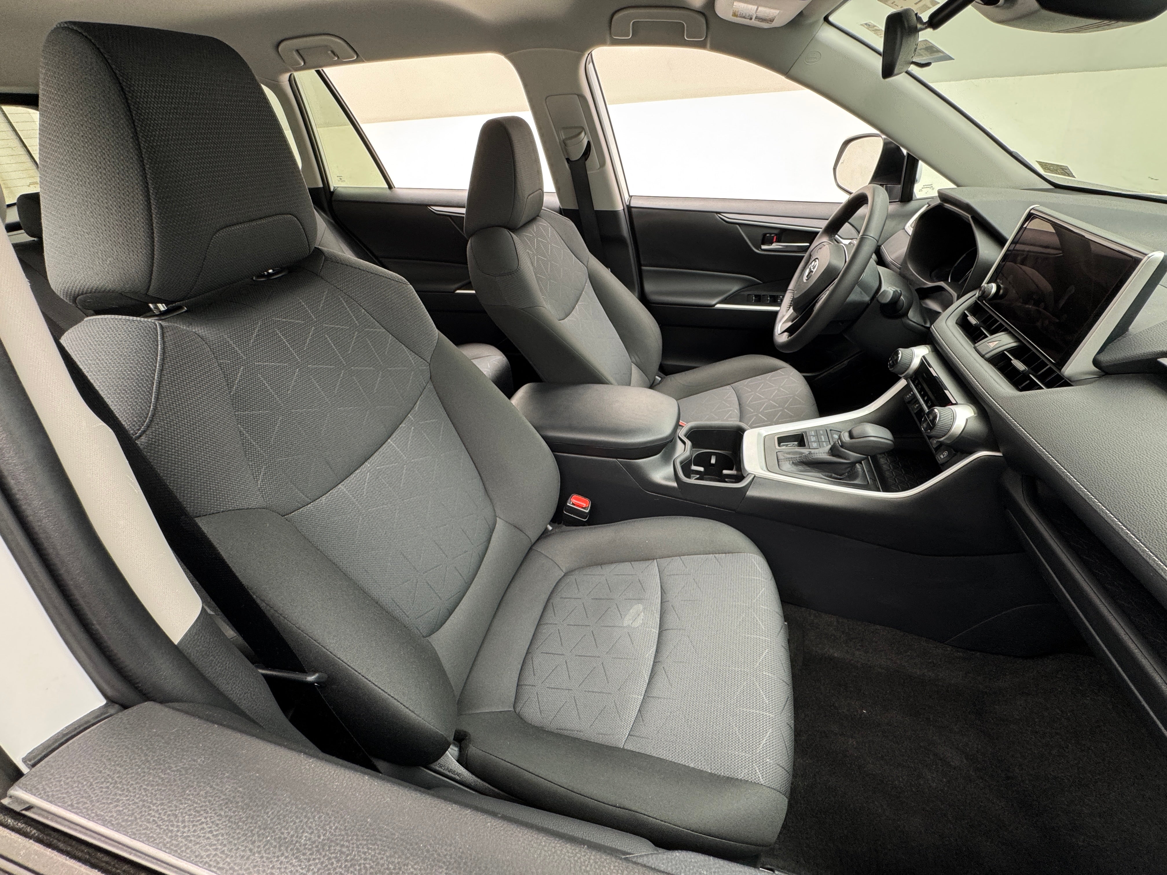 2024 Toyota RAV4 XLE 2
